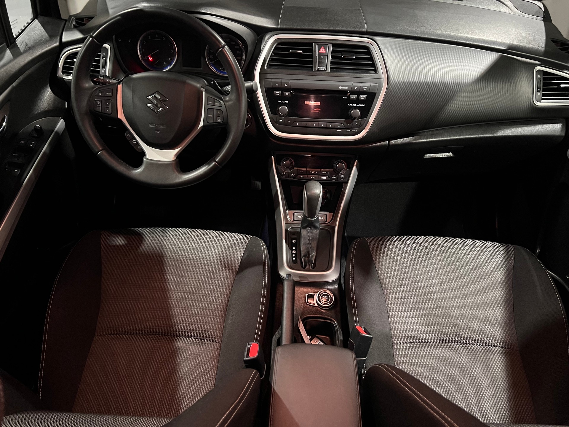 SUZUKI SX4 S-Cross 1.6 16V Compact+ 4WD CVT7-image-9