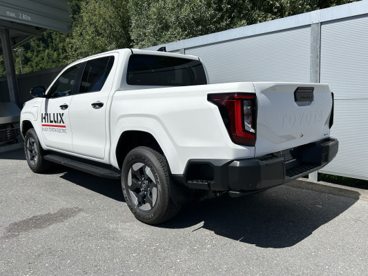 TOYOTA Hilux BEV Style AWD-image-3