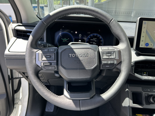 TOYOTA Hilux BEV Style AWD-image-8