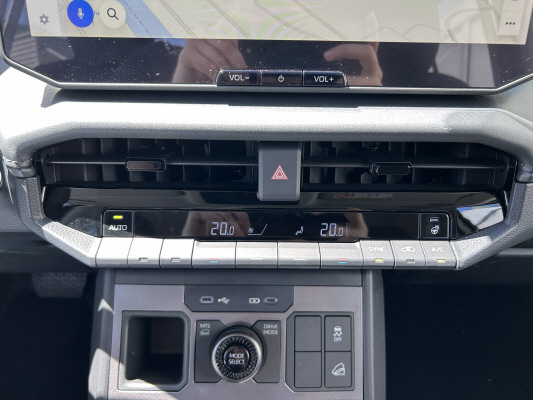 TOYOTA Hilux BEV Style AWD-image-9