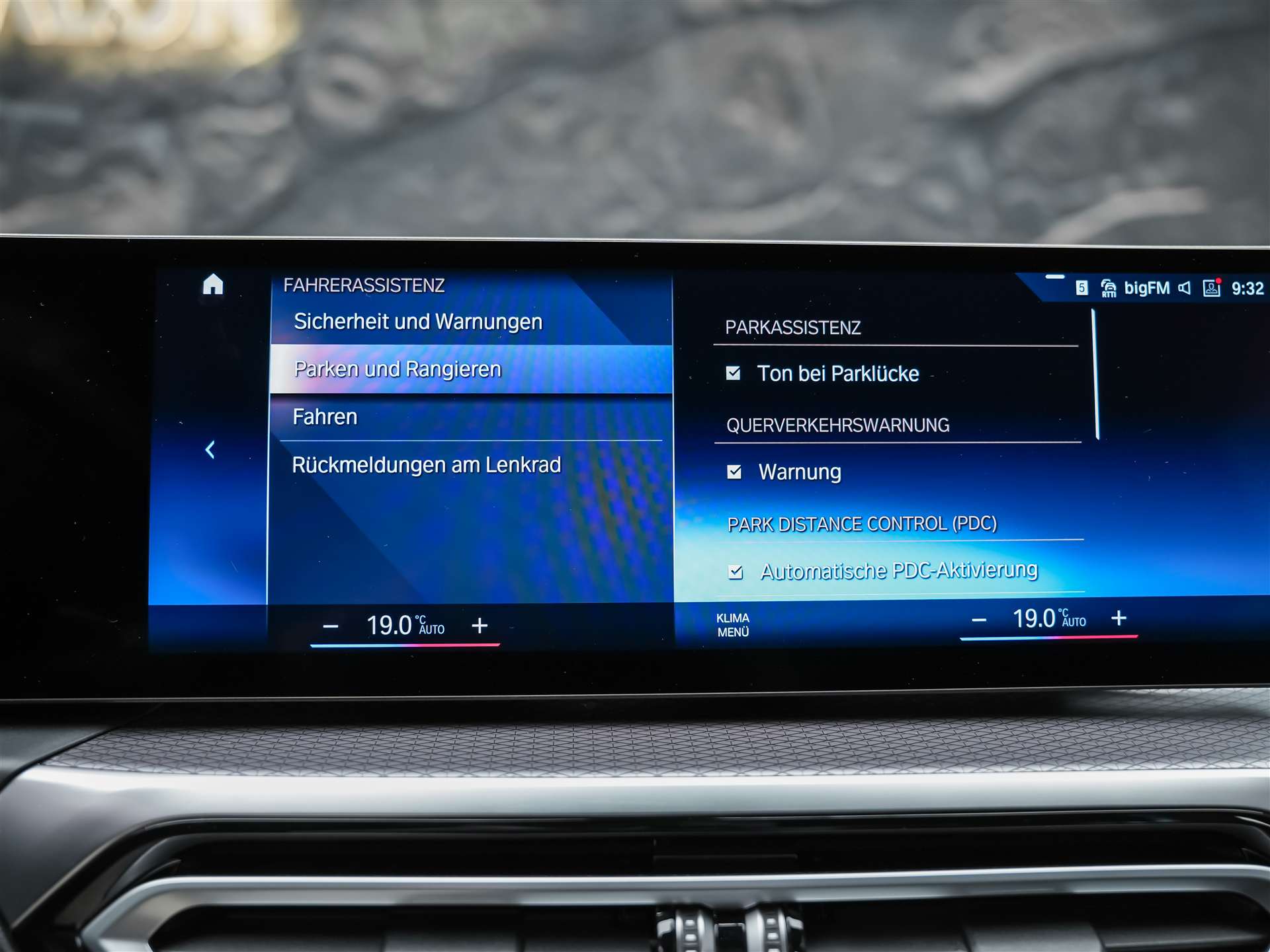 BMW 320d xDrive 48V Steptronic M Sport *360° Kamera*Abstandsregler*Parking Assistant Plus*-image-33