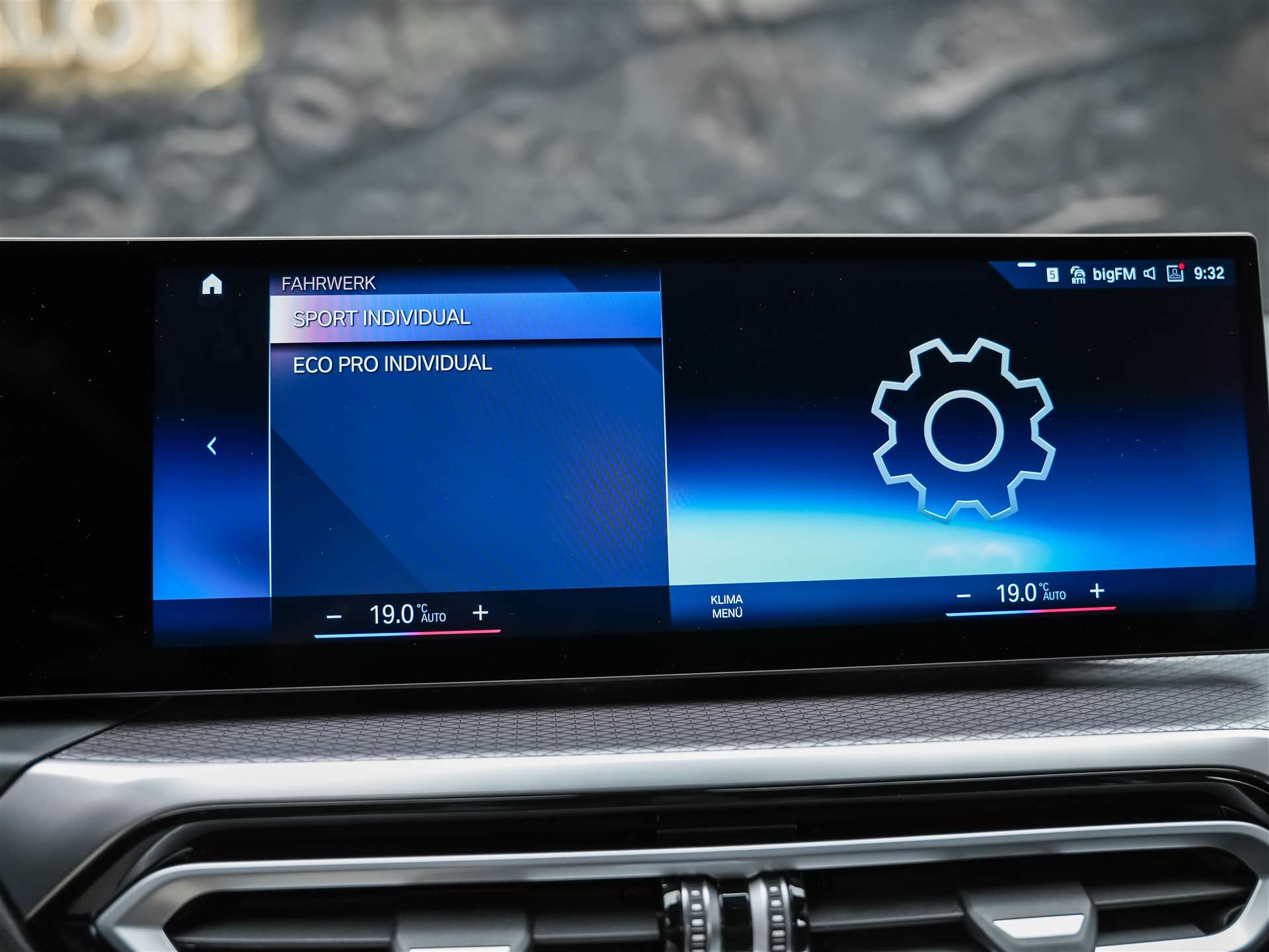 BMW 320d xDrive 48V Steptronic M Sport *360° Kamera*Abstandsregler*Parking Assistant Plus*-image-36