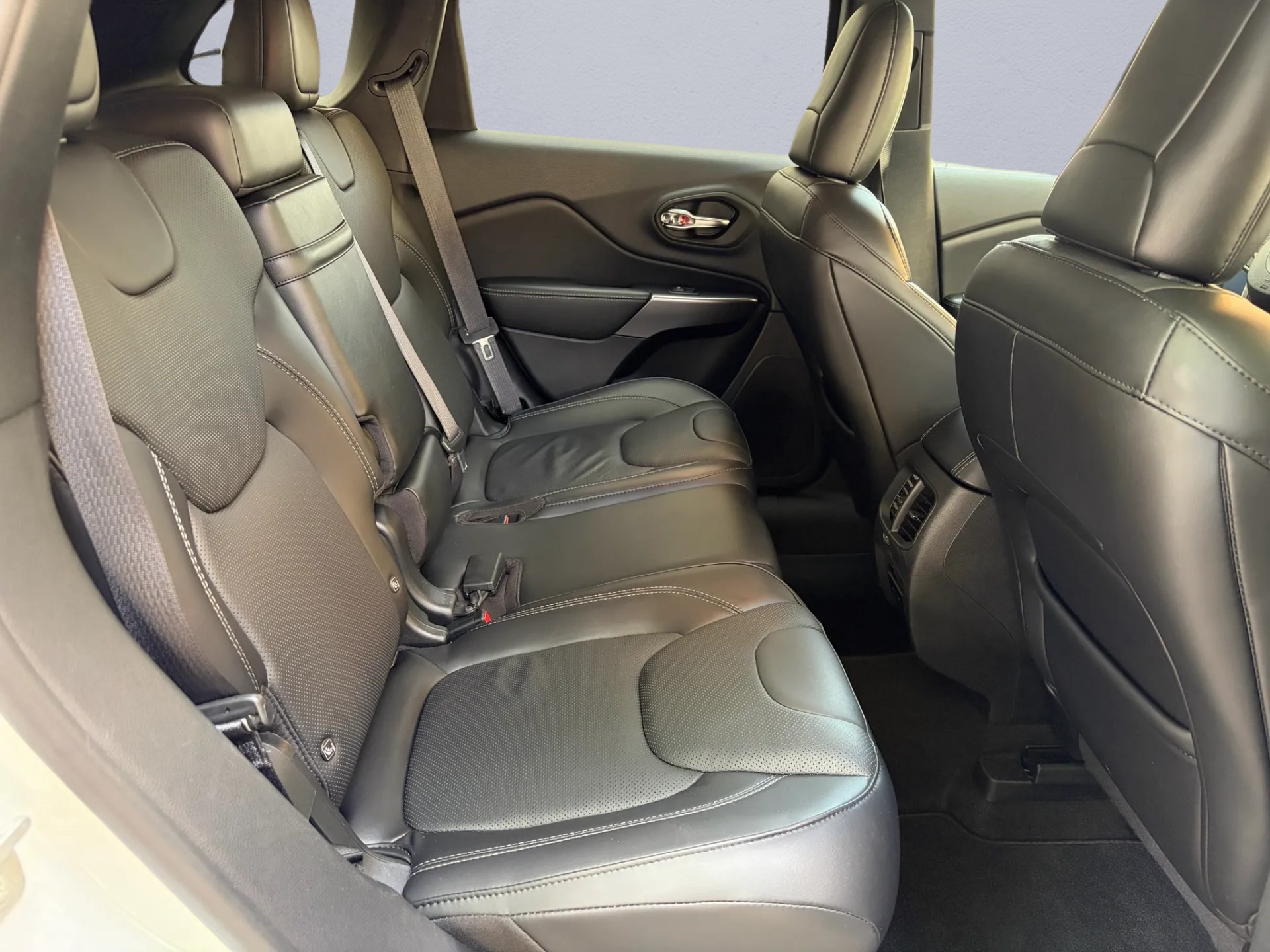 JEEP Cherokee 2.0 Limited AWD Drive I 9ATX-image-11