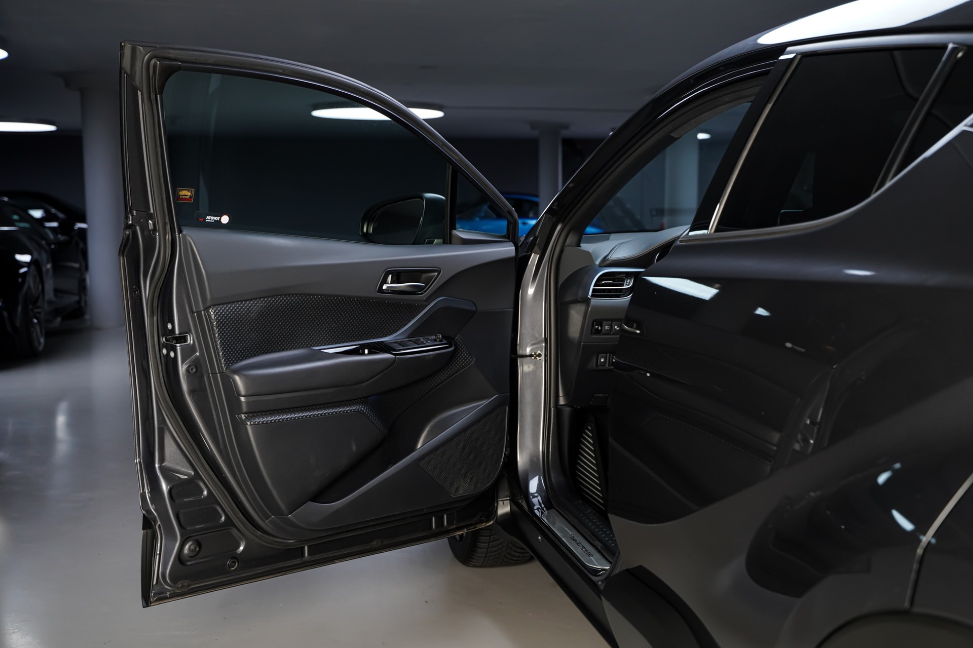 TOYOTA C-HR 2.0 HSD CVT Trend-image-7