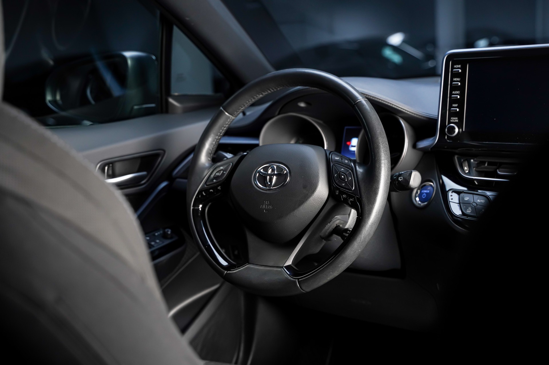 TOYOTA C-HR 2.0 HSD CVT Trend-image-18
