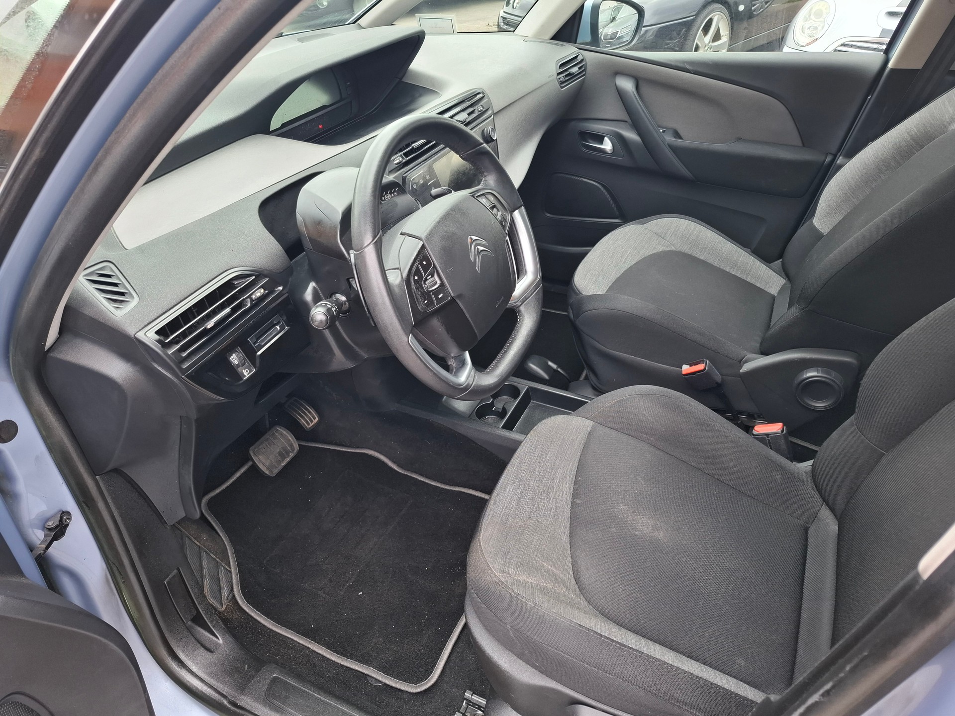 CITROEN Grand C4 Picasso 1.6 HDi Attraction EGS6-image-7