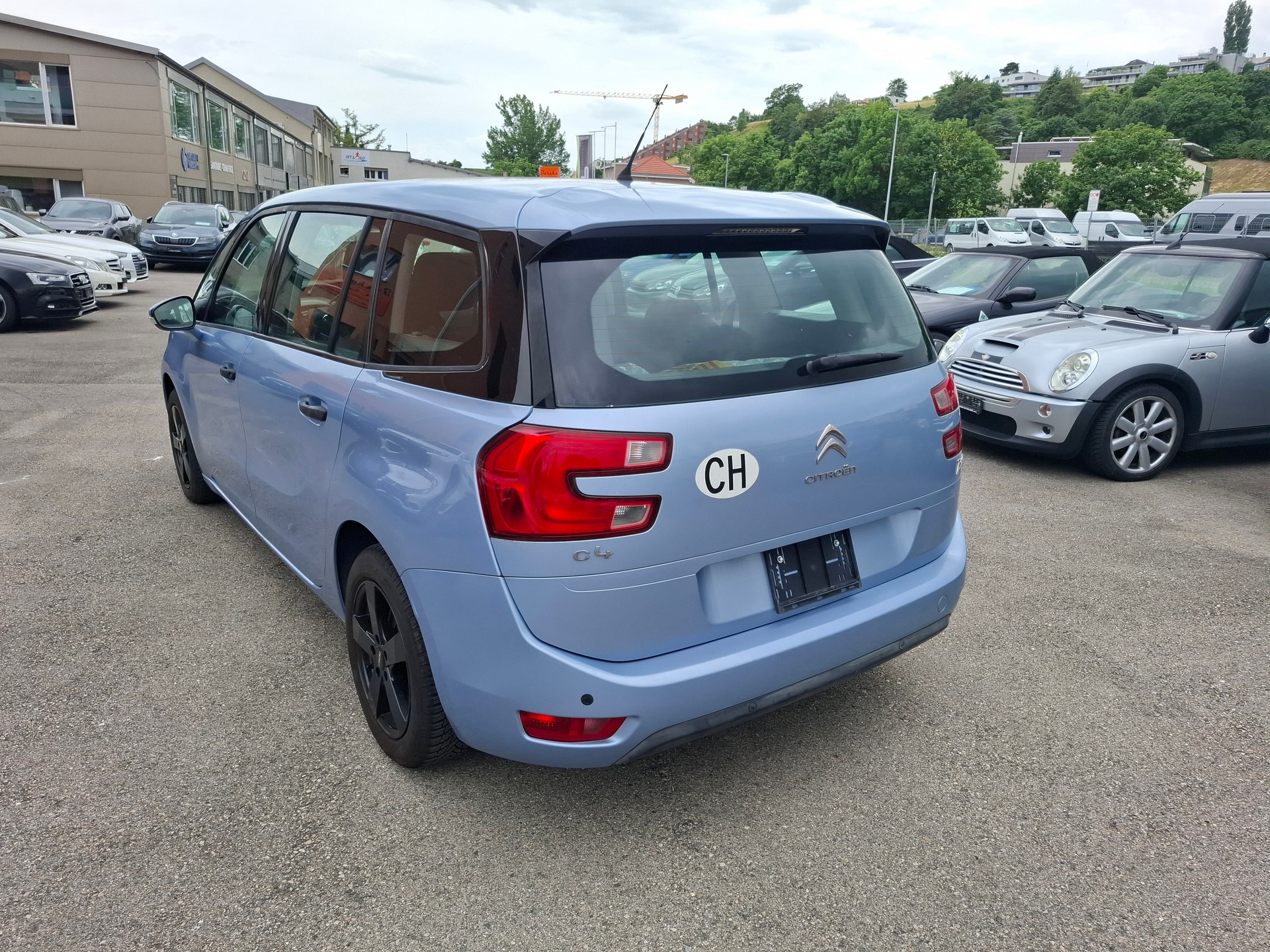 CITROEN Grand C4 Picasso 1.6 HDi Attraction EGS6-image-3