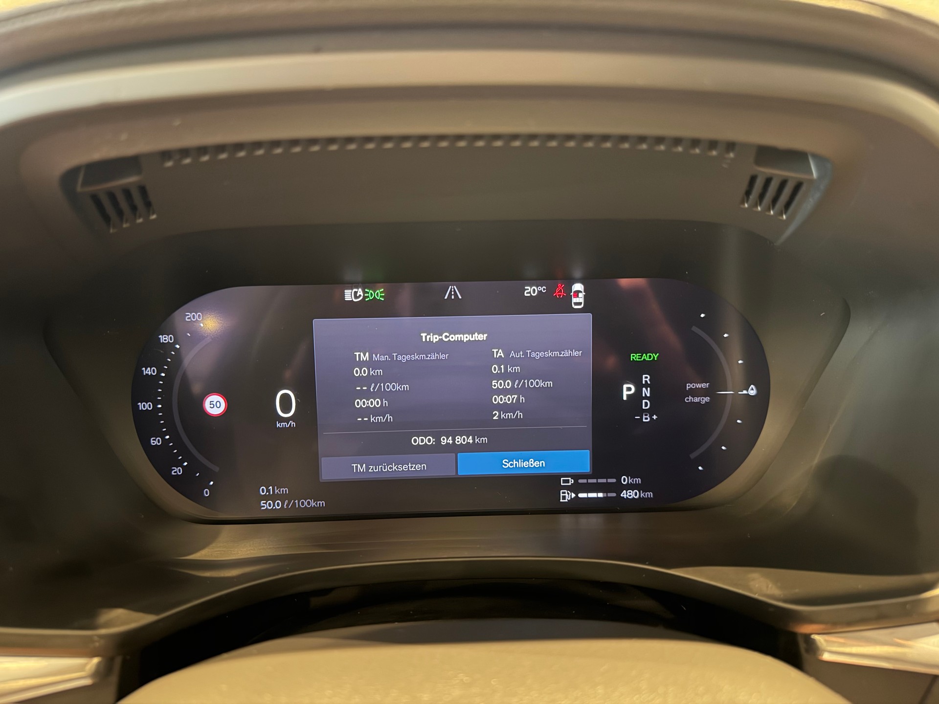 VOLVO XC60 2.0 T8 TE Ultimate Dark-image-21