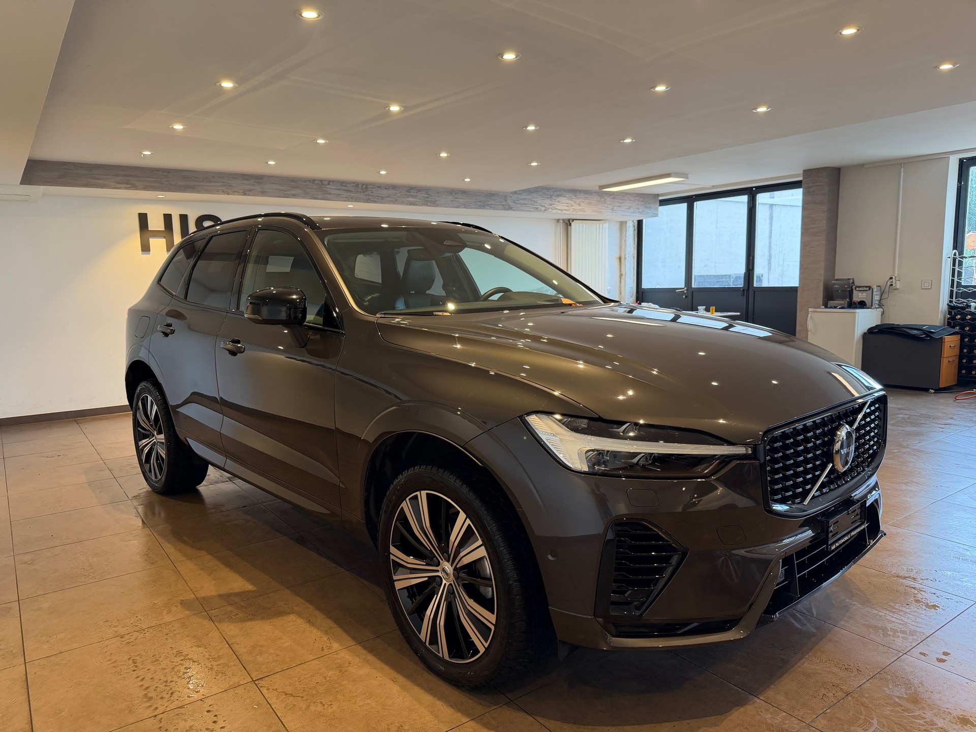 VOLVO XC60 2.0 T8 TE Ultimate Dark-image-8