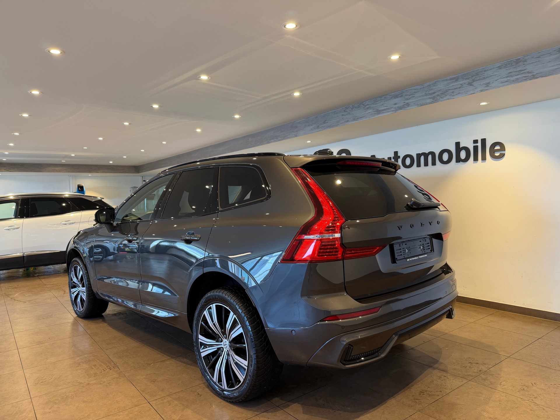 VOLVO XC60 2.0 T8 TE Ultimate Dark-image-4