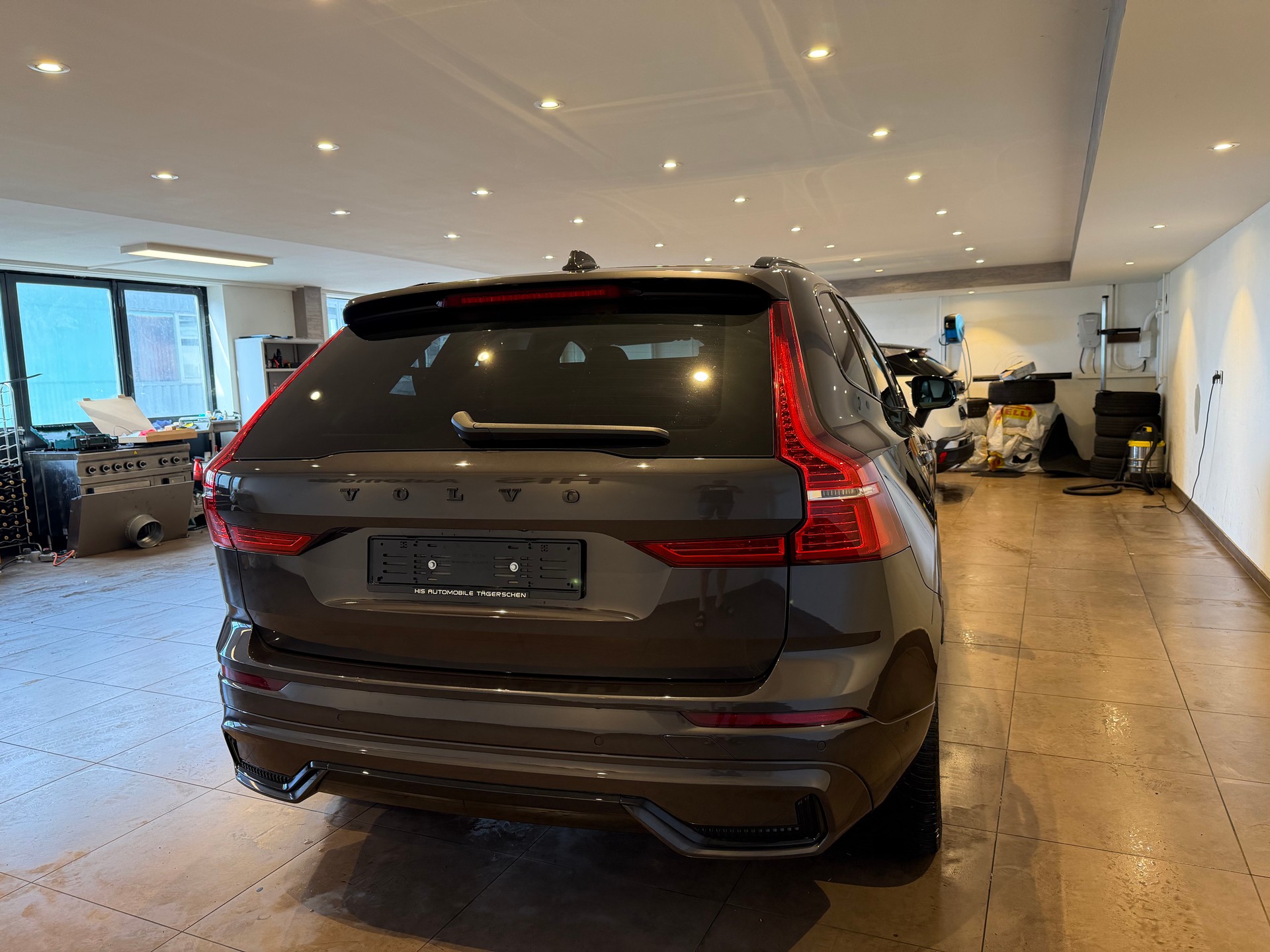 VOLVO XC60 2.0 T8 TE Ultimate Dark-image-5