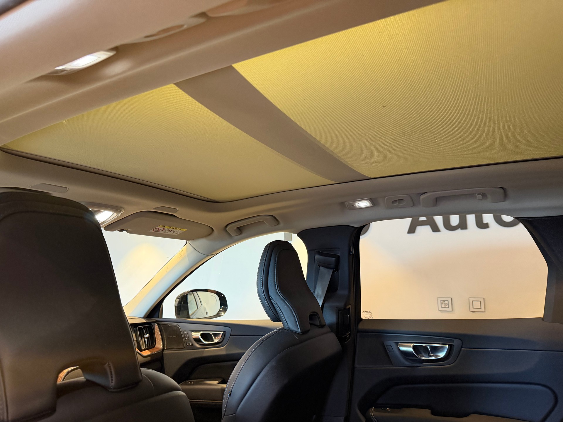 VOLVO XC60 2.0 T8 TE Ultimate Dark-image-13