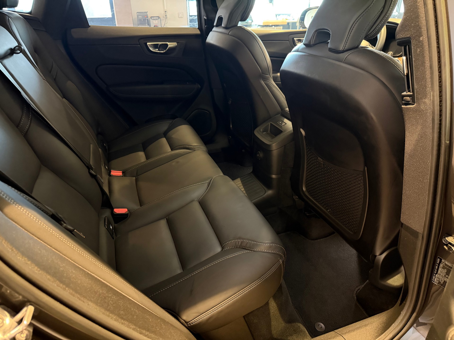 VOLVO XC60 2.0 T8 TE Ultimate Dark-image-11