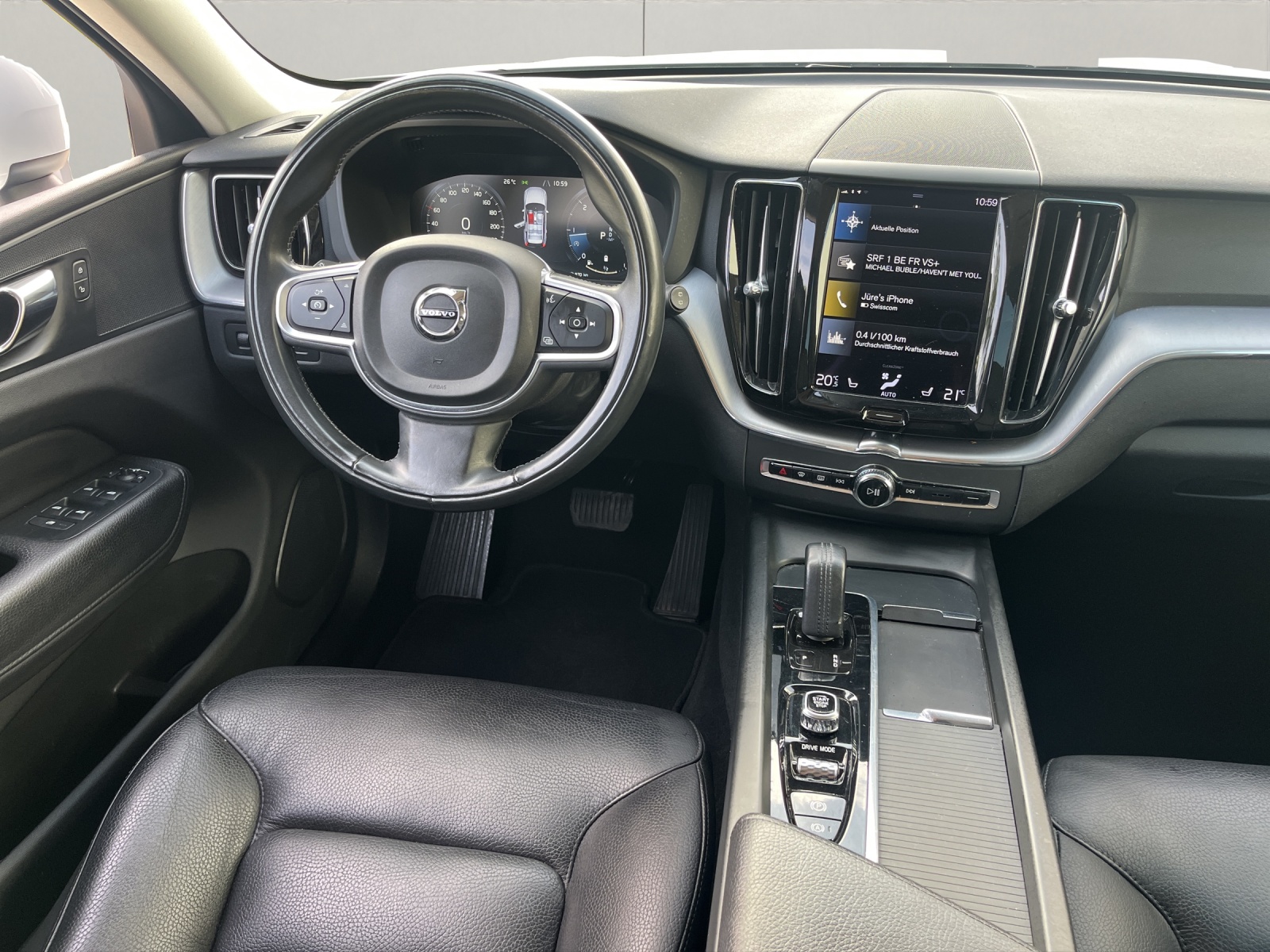 VOLVO XC60 2.0 B4 MH Momentum AWD-image-9