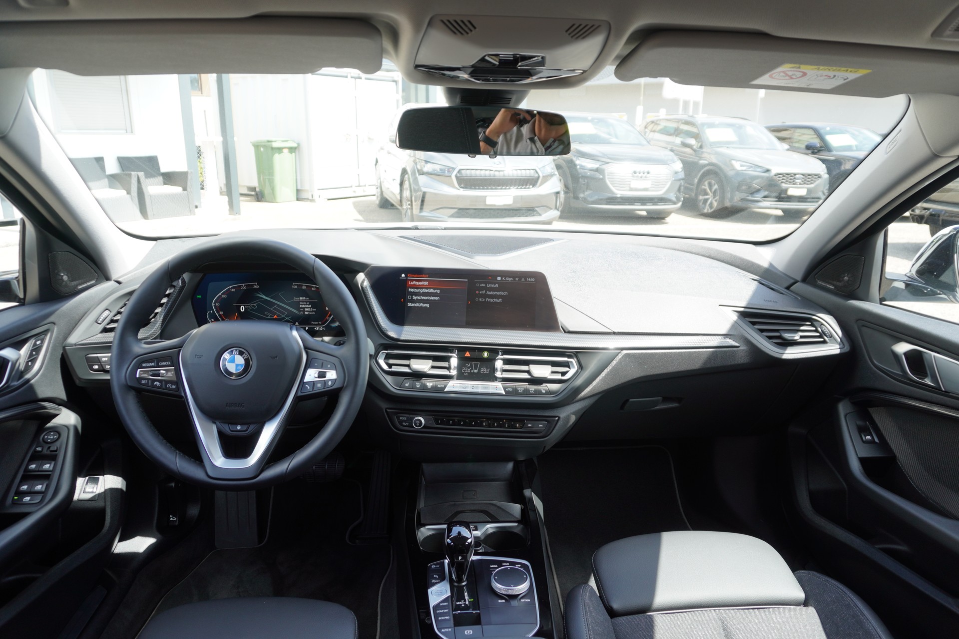 BMW 120i Sport Line Steptronic-image-13