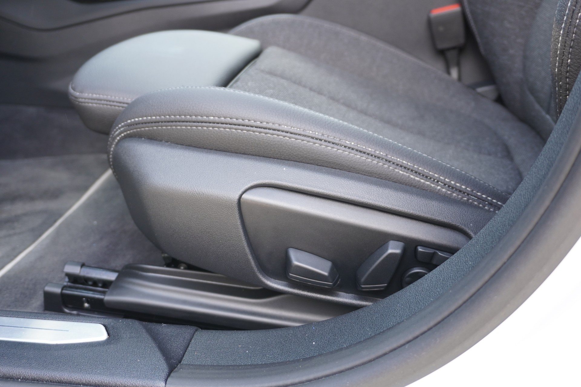 BMW 120i Sport Line Steptronic-image-41