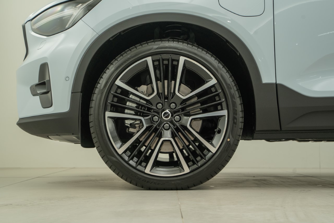 VOLVO XC40 1.5 T5 PiH Ultimate Dark-image-14