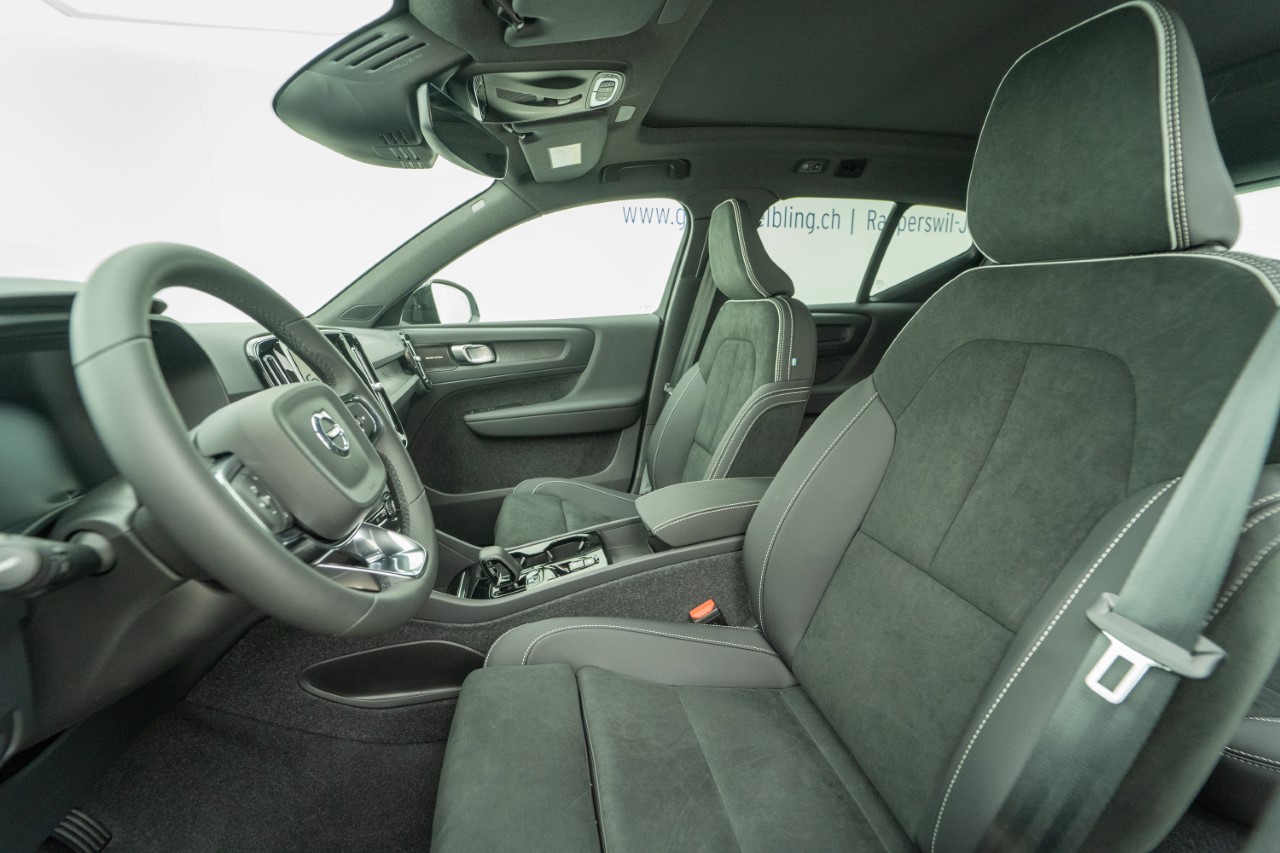VOLVO XC40 1.5 T5 PiH Ultimate Dark-image-7