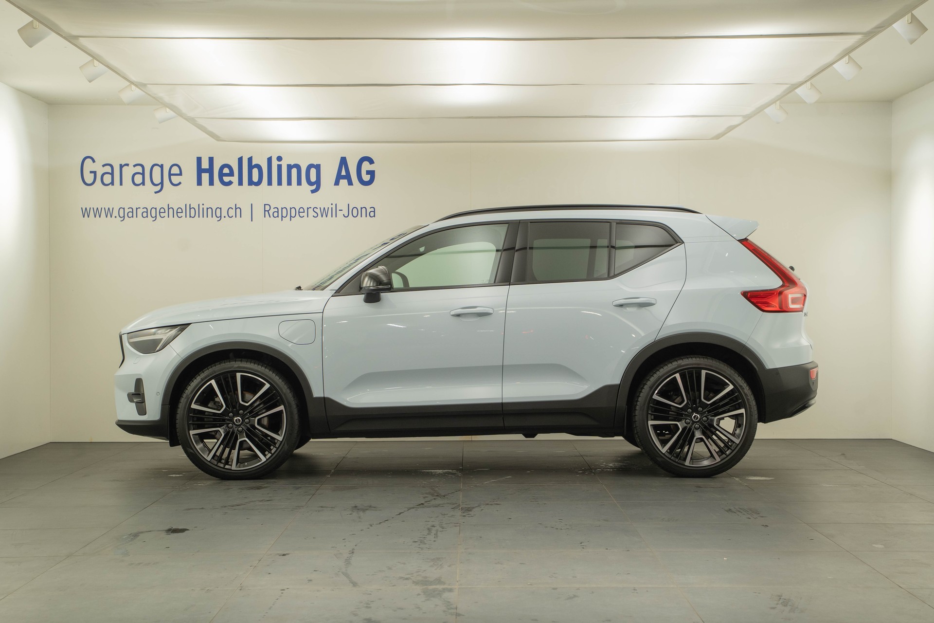 VOLVO XC40 1.5 T5 PiH Ultimate Dark-showroom-element-2