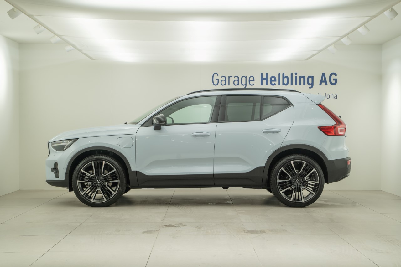 VOLVO XC40 1.5 T5 PiH Ultimate Dark-image-2