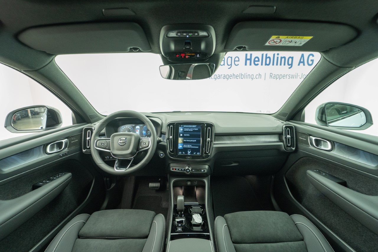 VOLVO XC40 1.5 T5 PiH Ultimate Dark-image-5