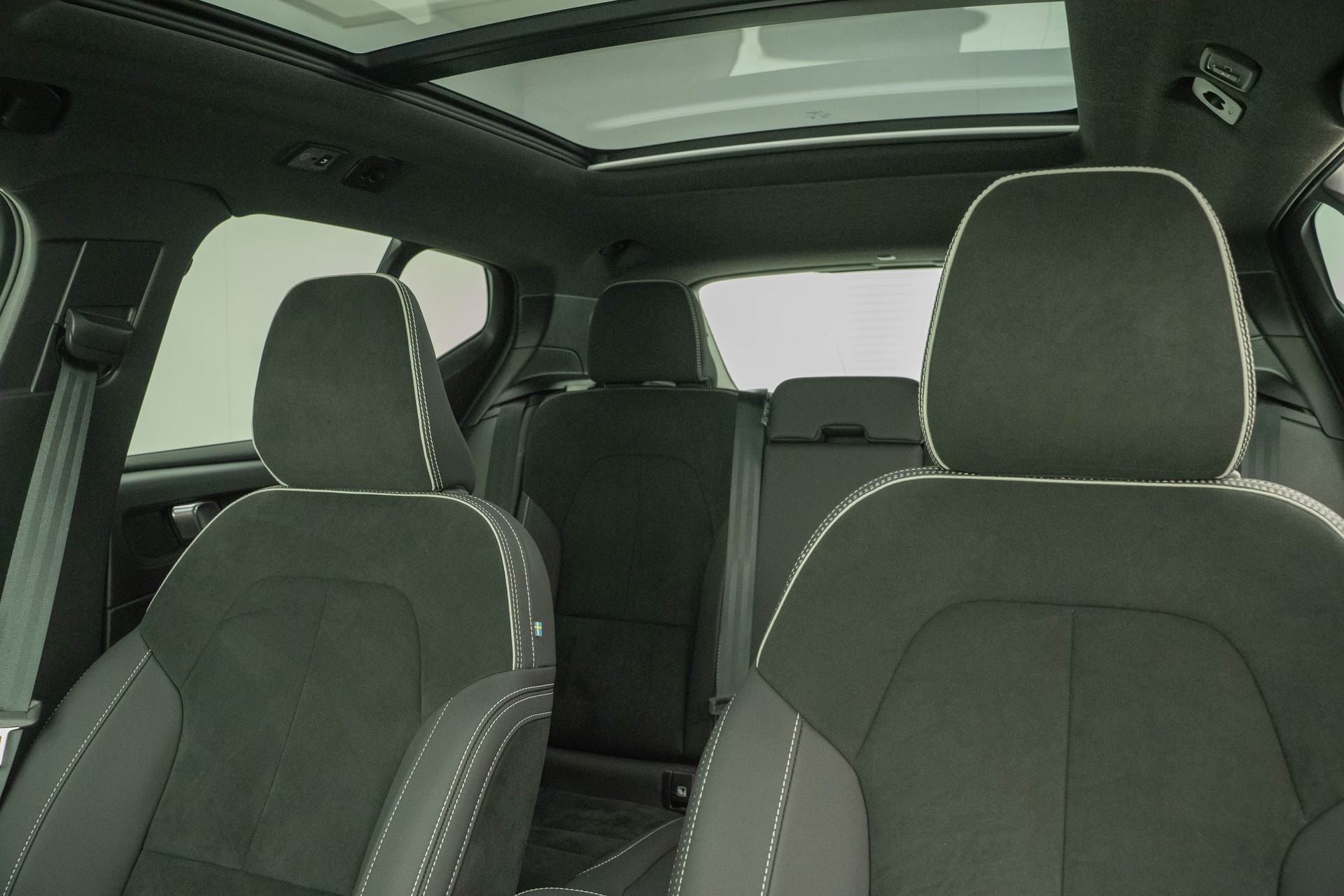 VOLVO XC40 1.5 T5 PiH Ultimate Dark-image-9