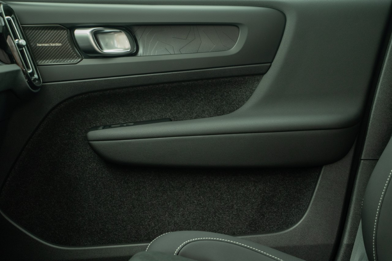 VOLVO XC40 1.5 T5 PiH Ultimate Dark-image-10