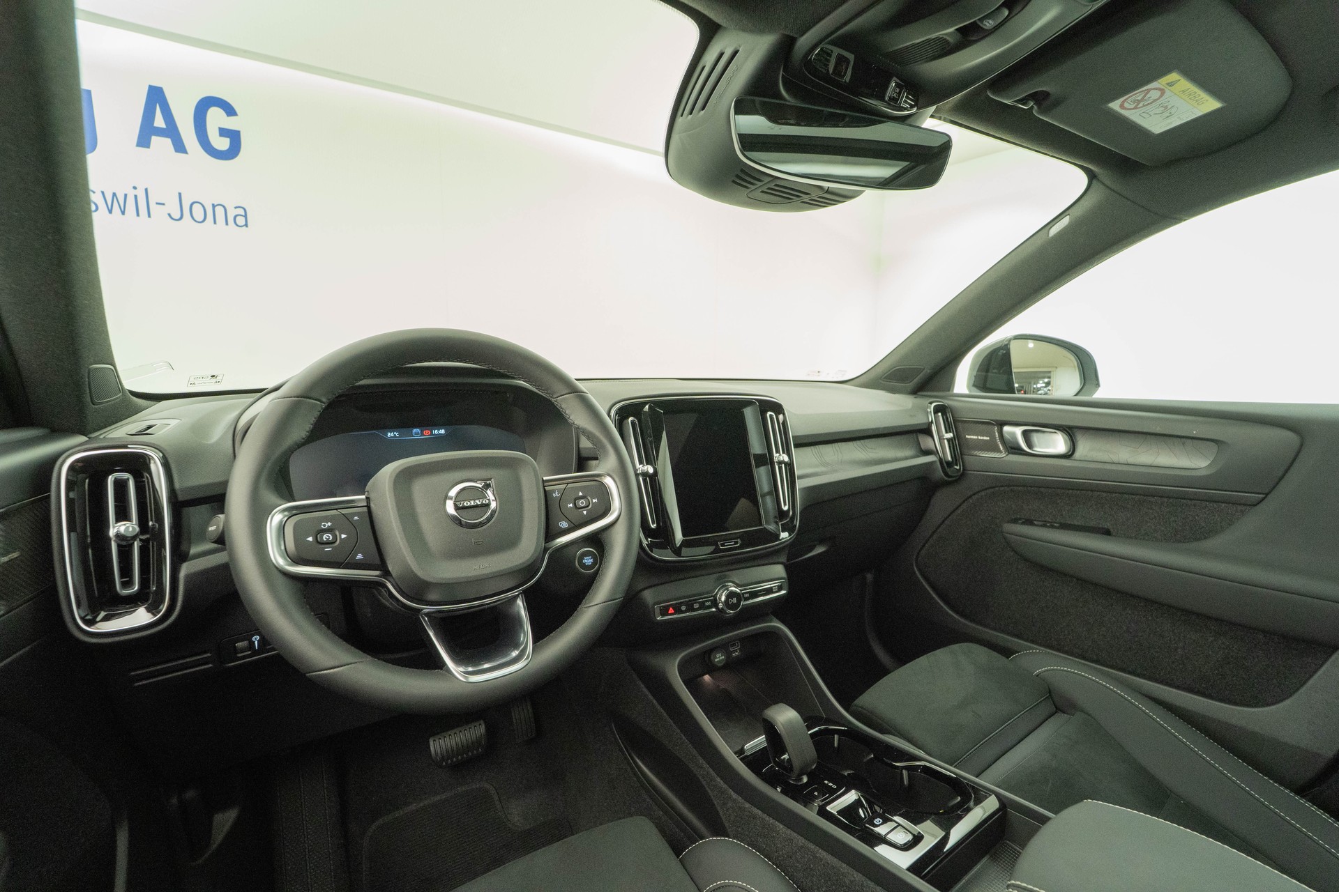 VOLVO XC40 1.5 T5 PiH Ultimate Dark-image-6