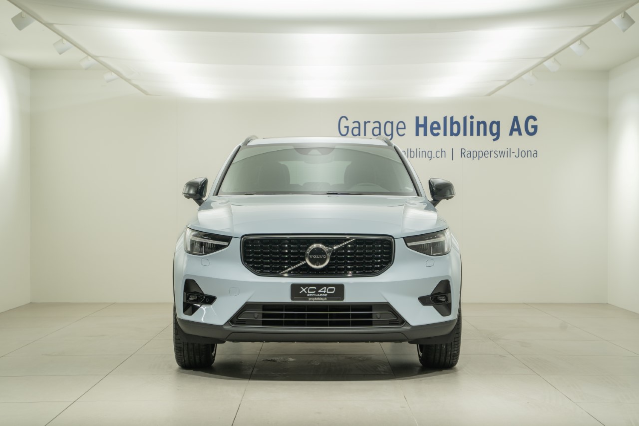 VOLVO XC40 1.5 T5 PiH Ultimate Dark-image-1
