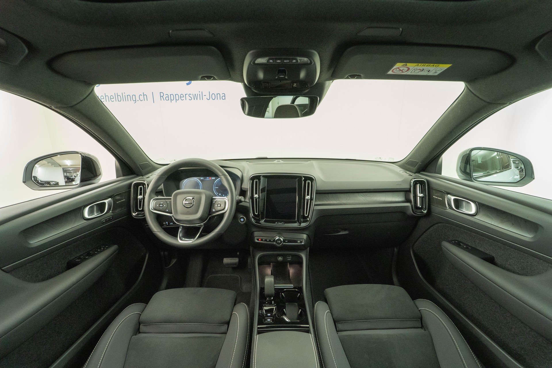 VOLVO XC40 1.5 T5 PiH Ultimate Dark-image-5