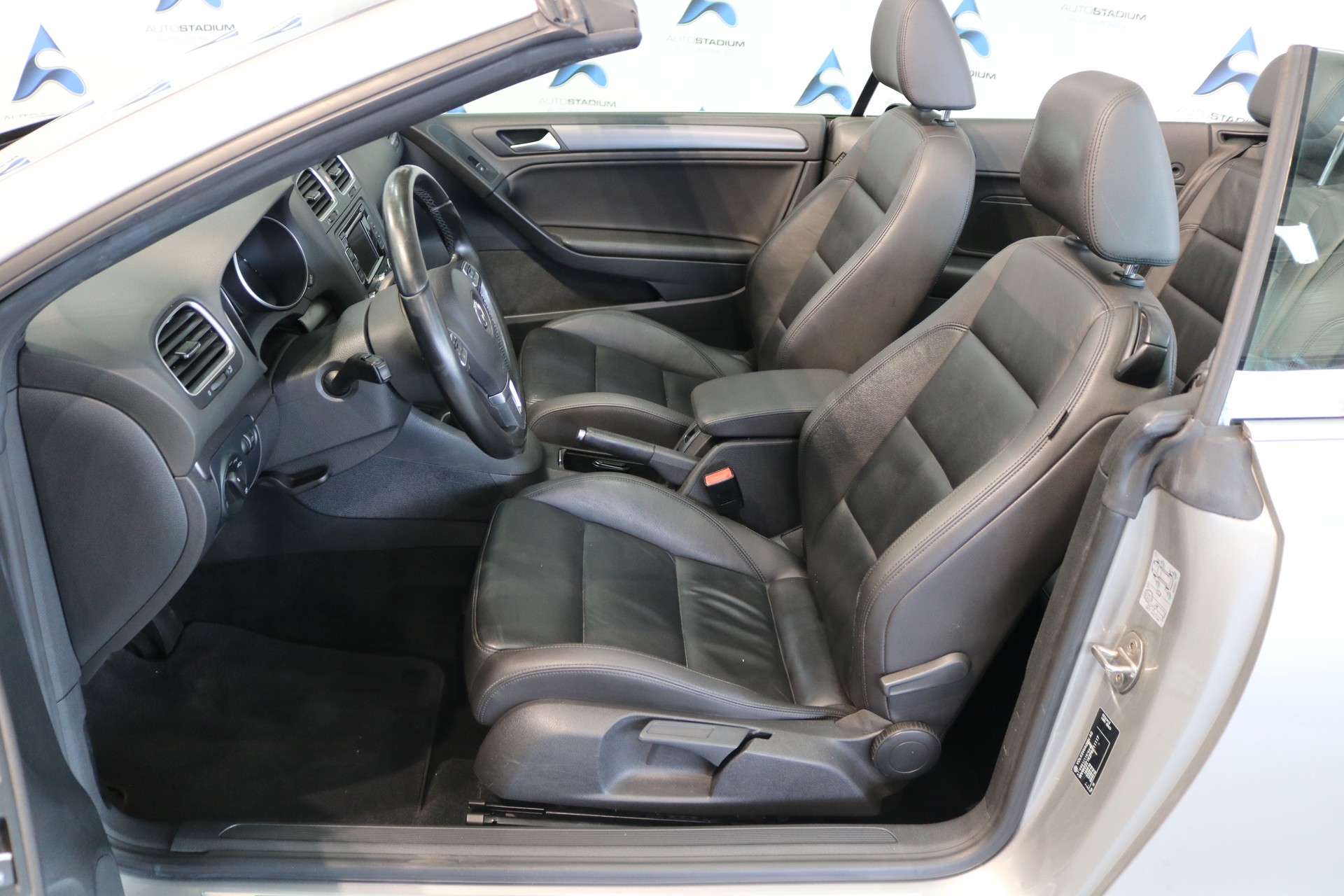 VW Golf Cabrio 1.4 TSI Lounge-image-32