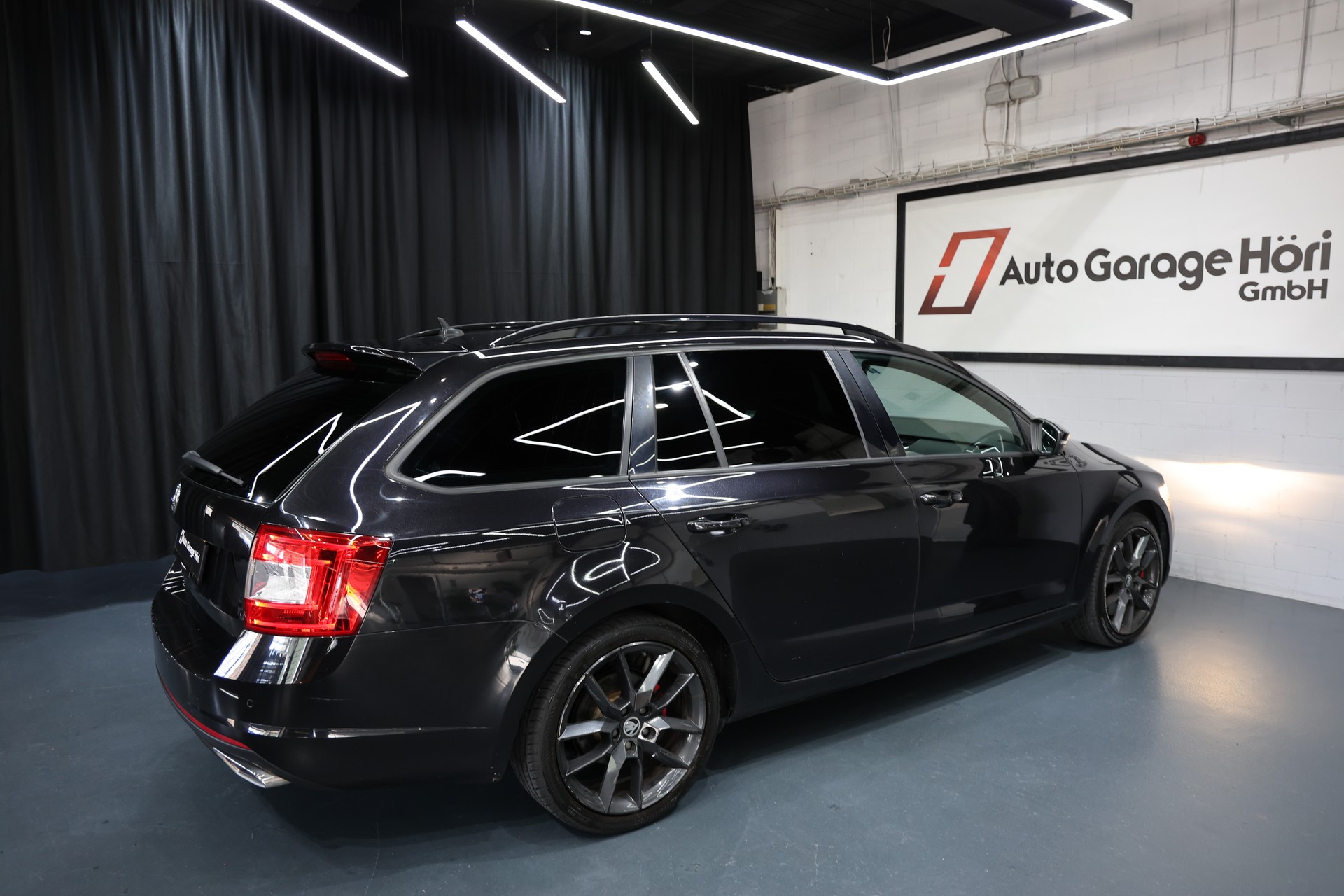 SKODA Octavia Combi 2.0 TDI RS DSG-image-14
