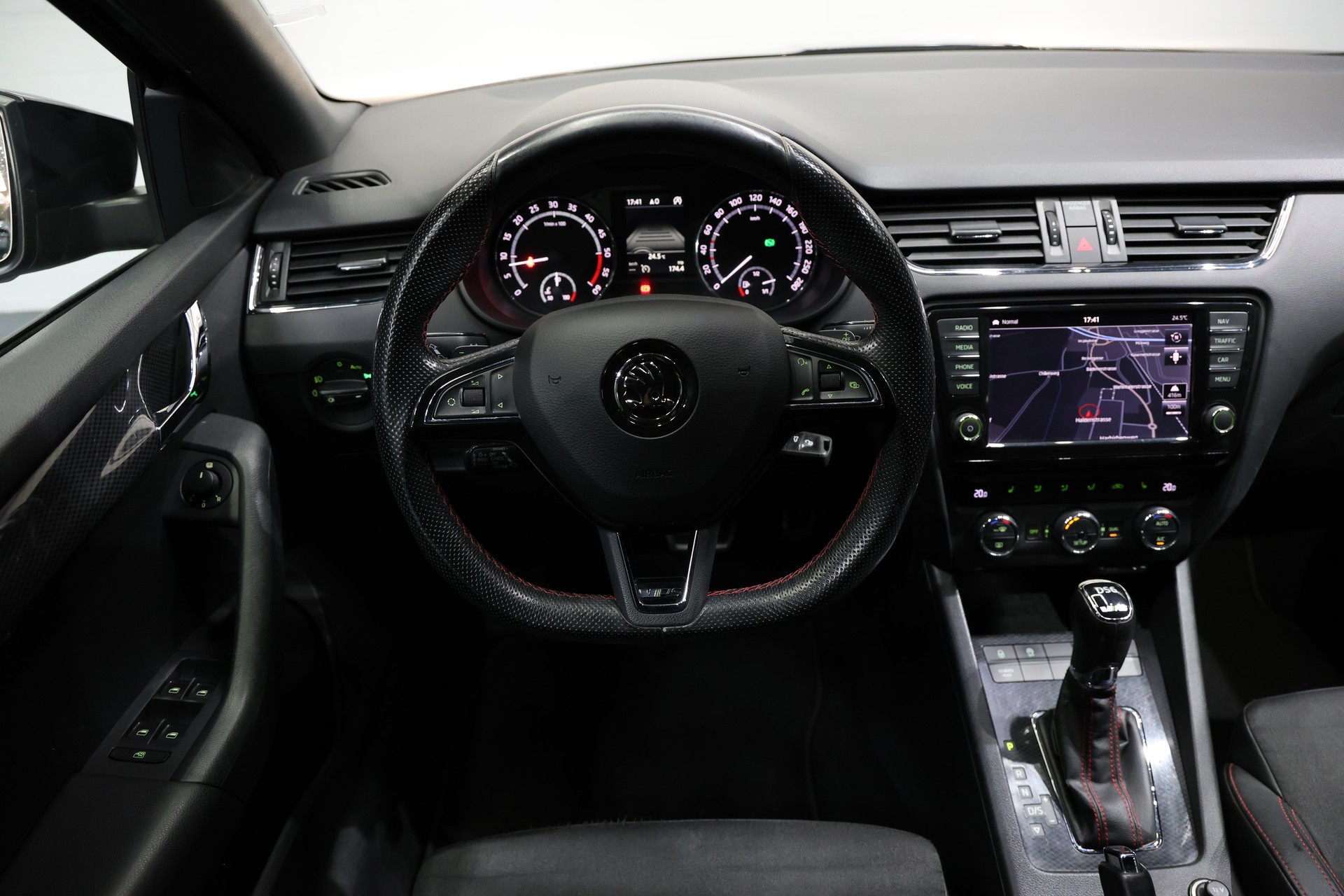 SKODA Octavia Combi 2.0 TDI RS DSG-image-21