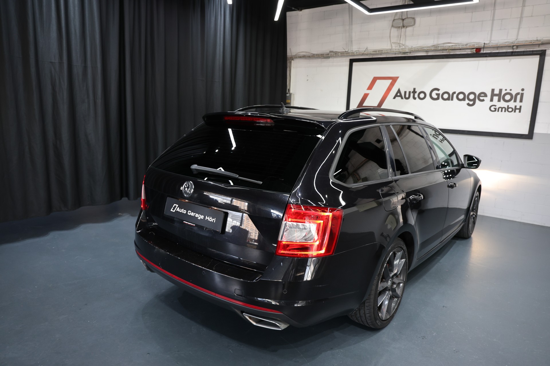 SKODA Octavia Combi 2.0 TDI RS DSG-image-13
