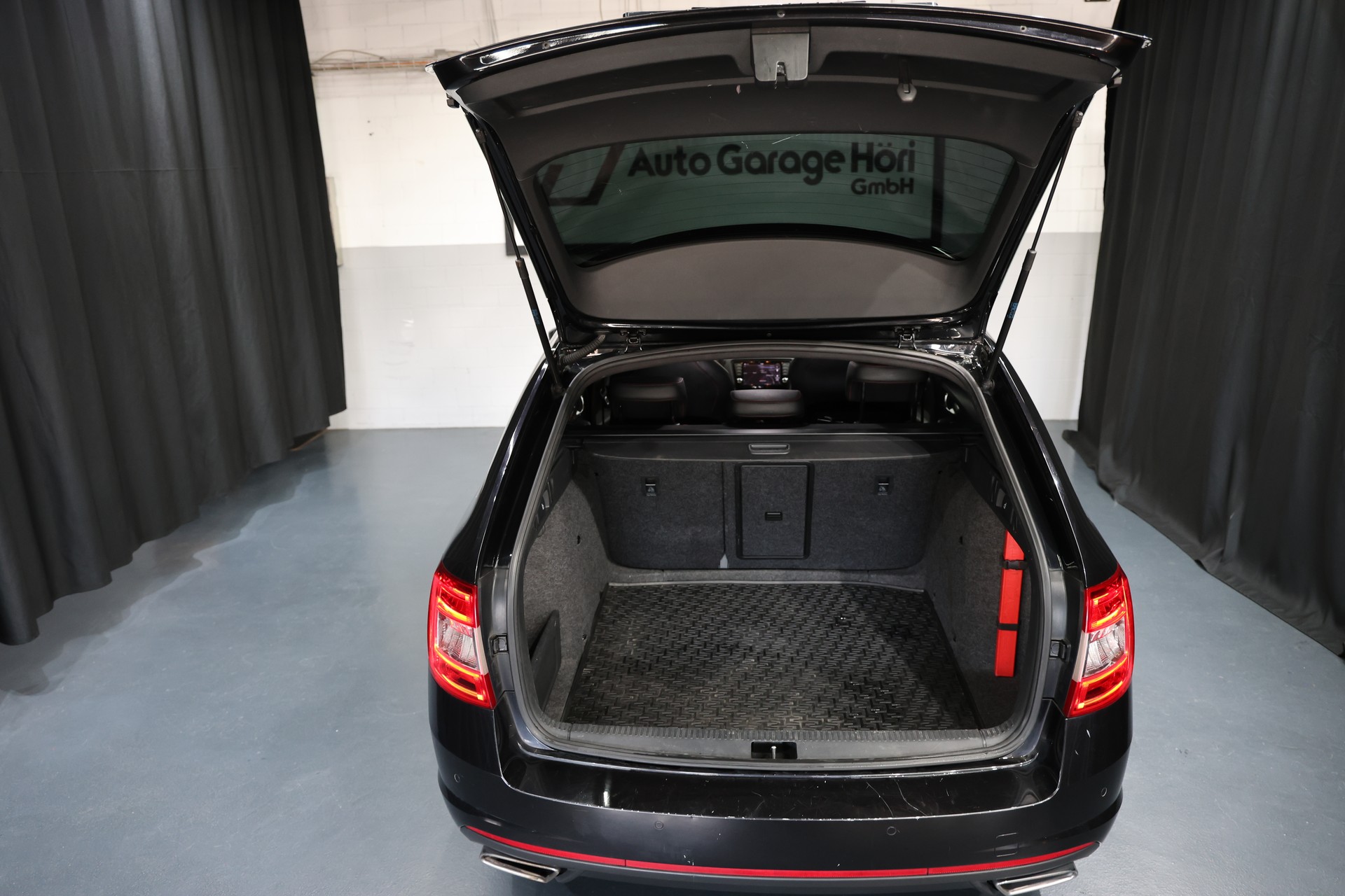 SKODA Octavia Combi 2.0 TDI RS DSG-image-20