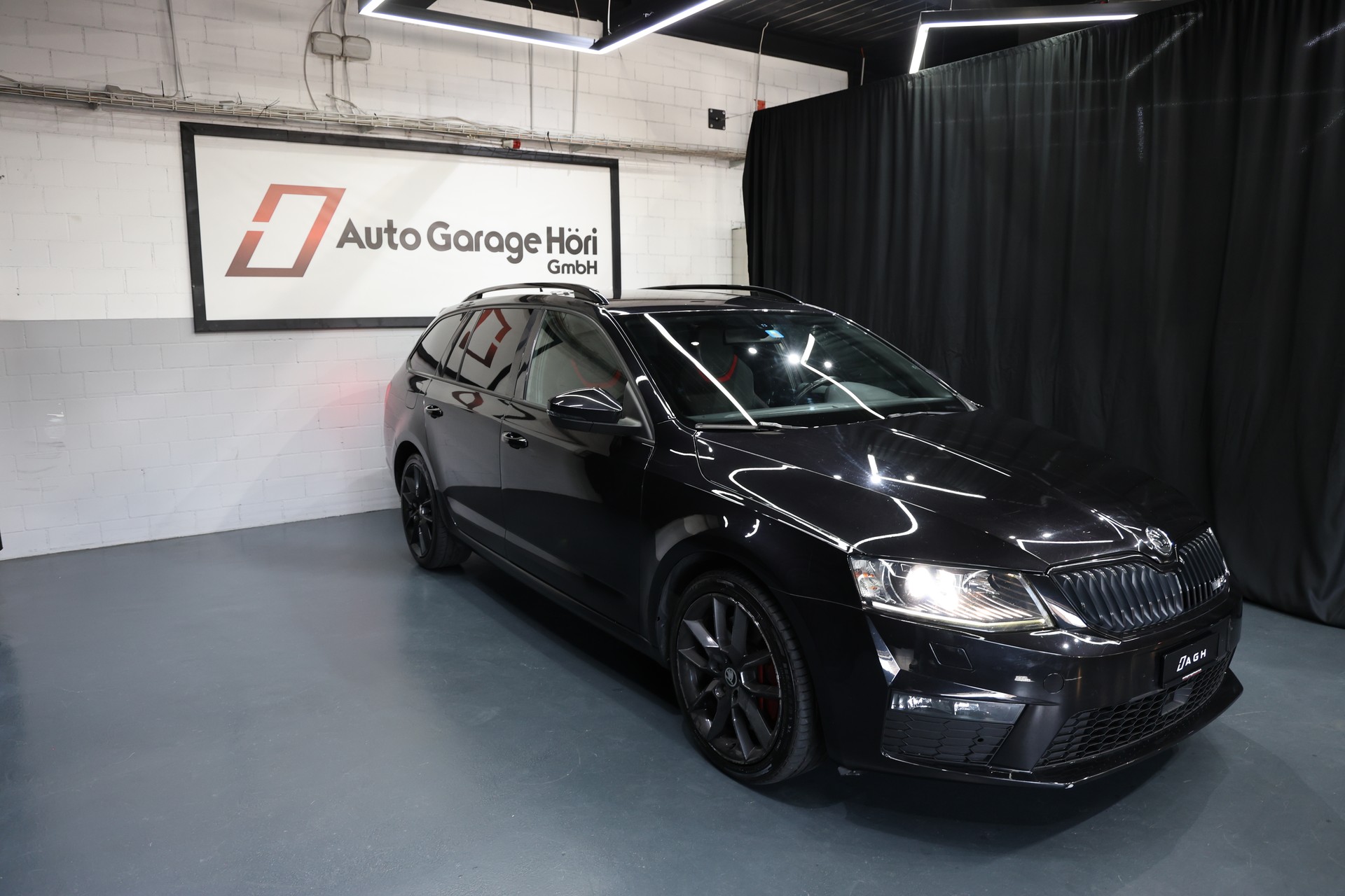 SKODA Octavia Combi 2.0 TDI RS DSG-image-10