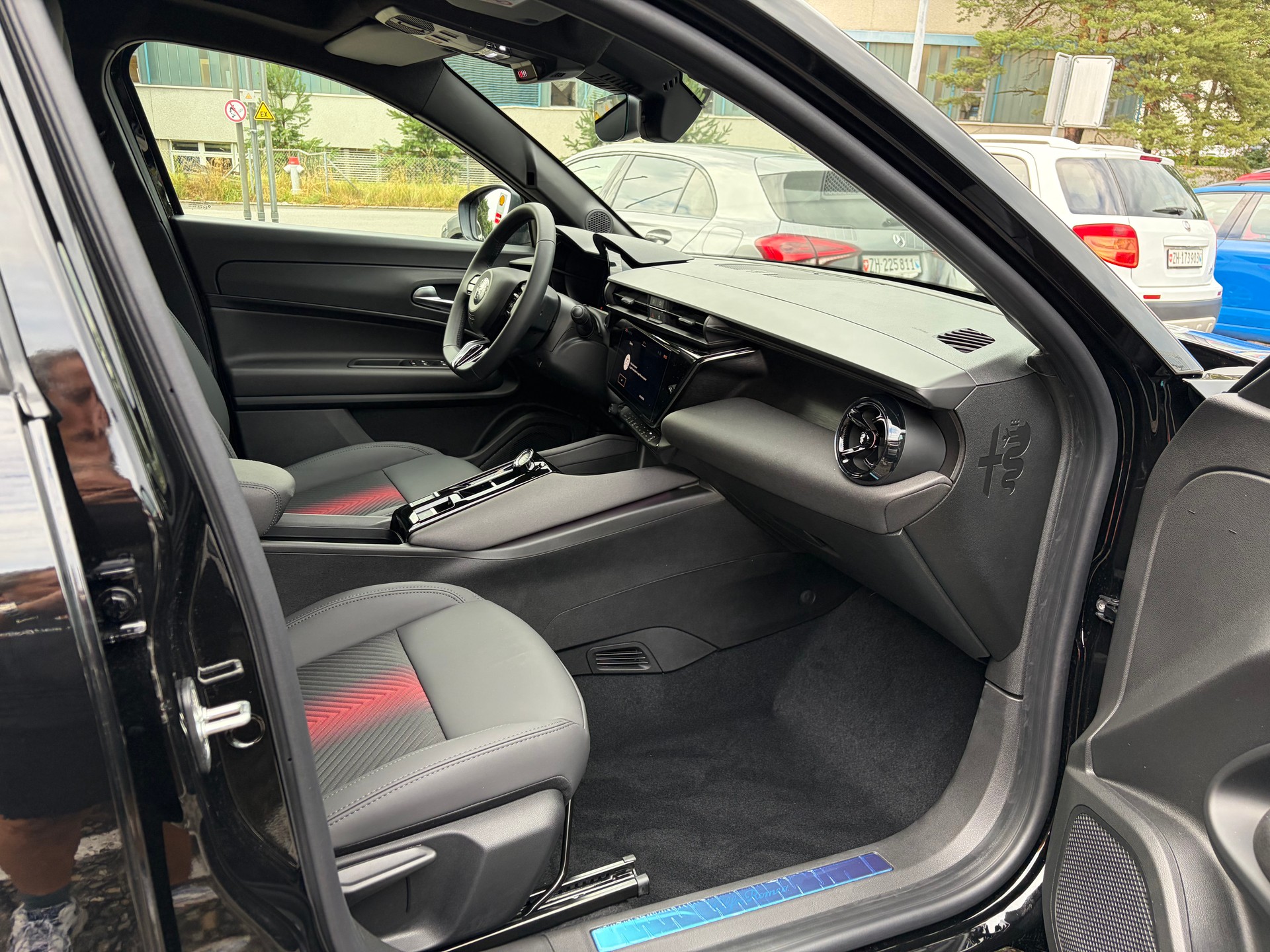 ALFA ROMEO Junior Q4-image-5