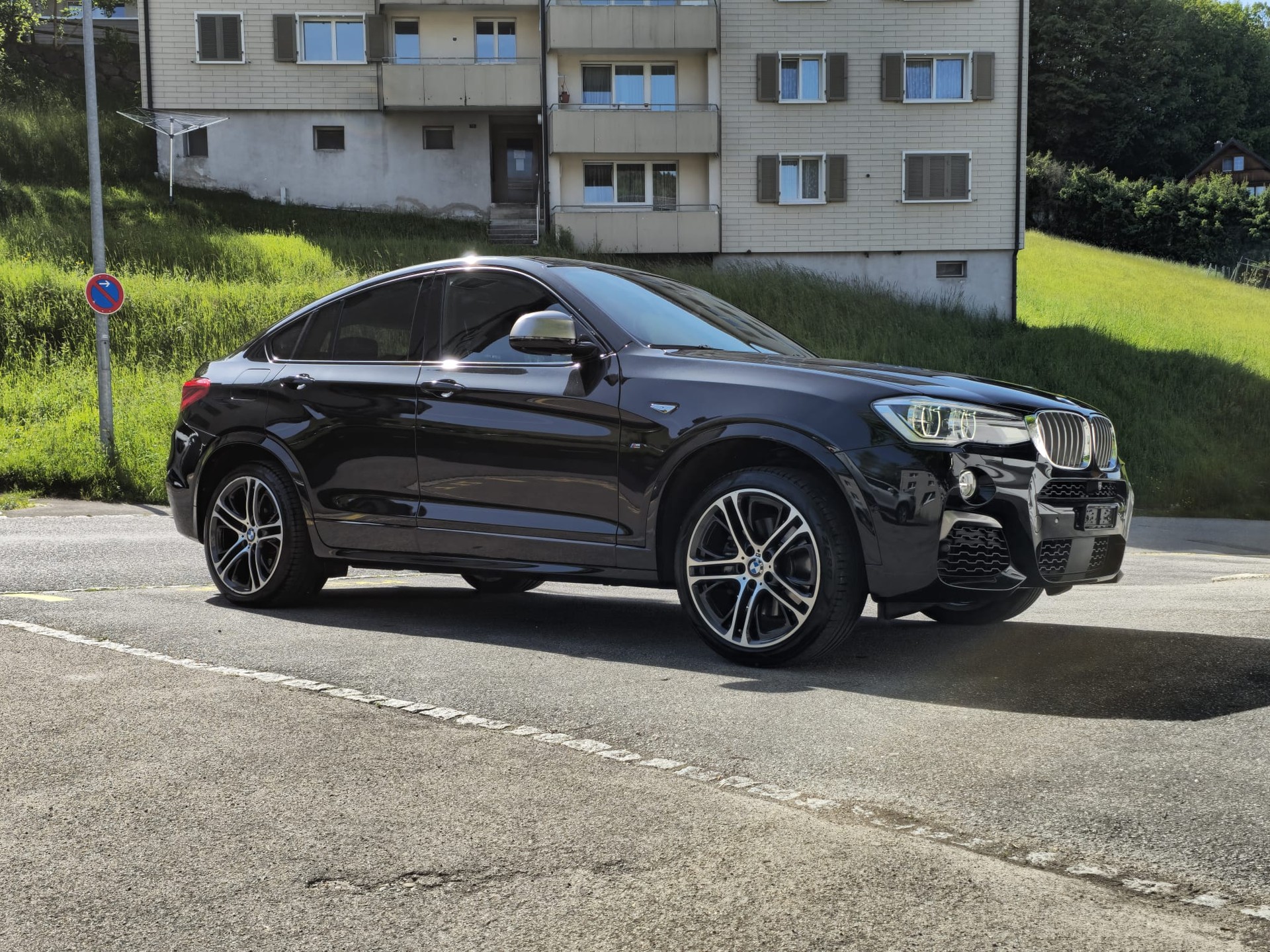 BMW M40i-image-1