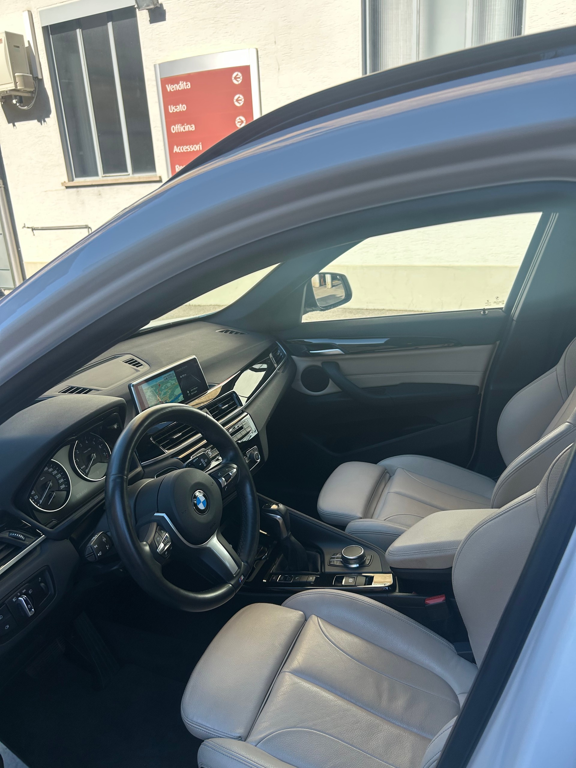 BMW X1 xDrive 25i xLine Steptronic-image-6