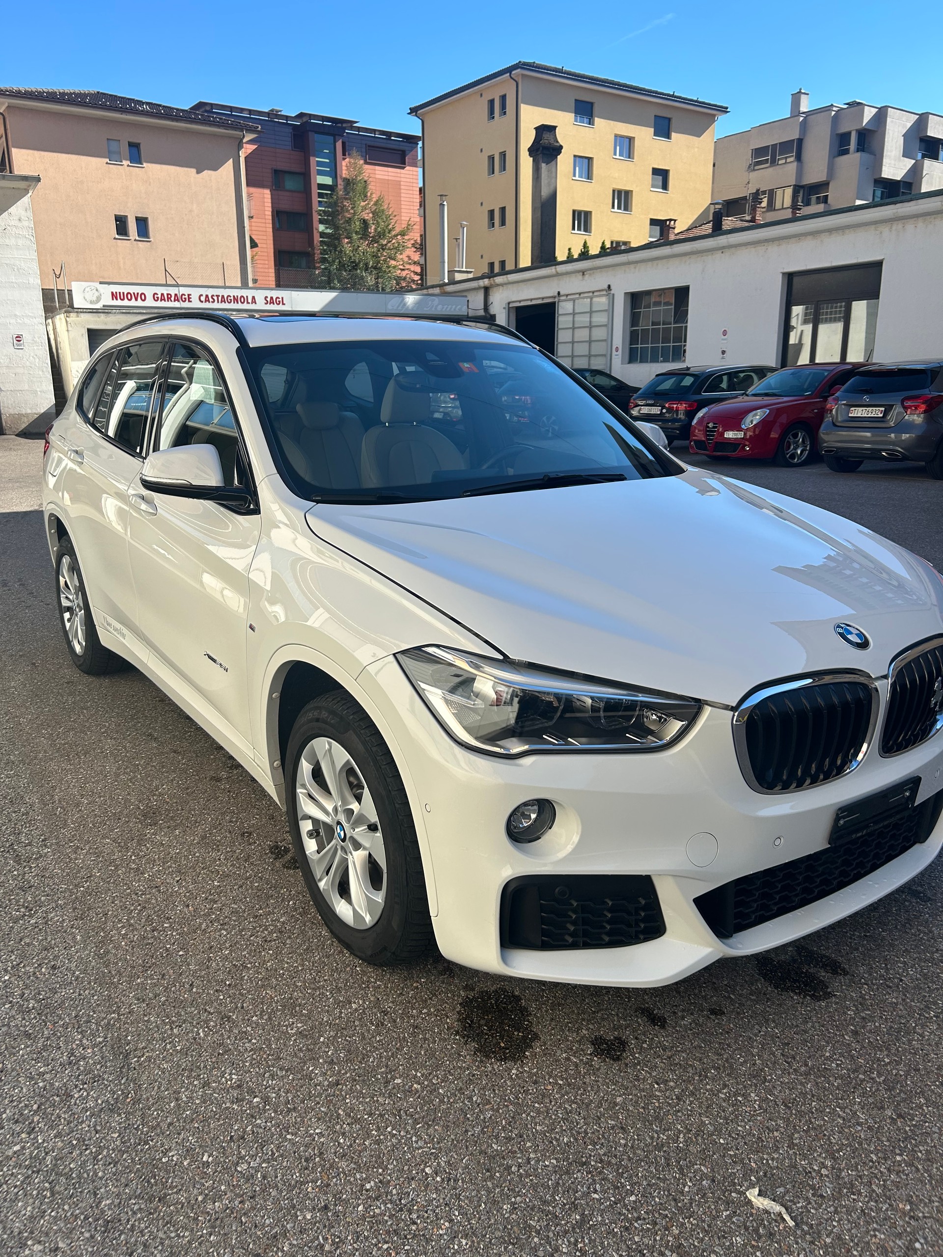 BMW X1 xDrive 25i xLine Steptronic-image-0