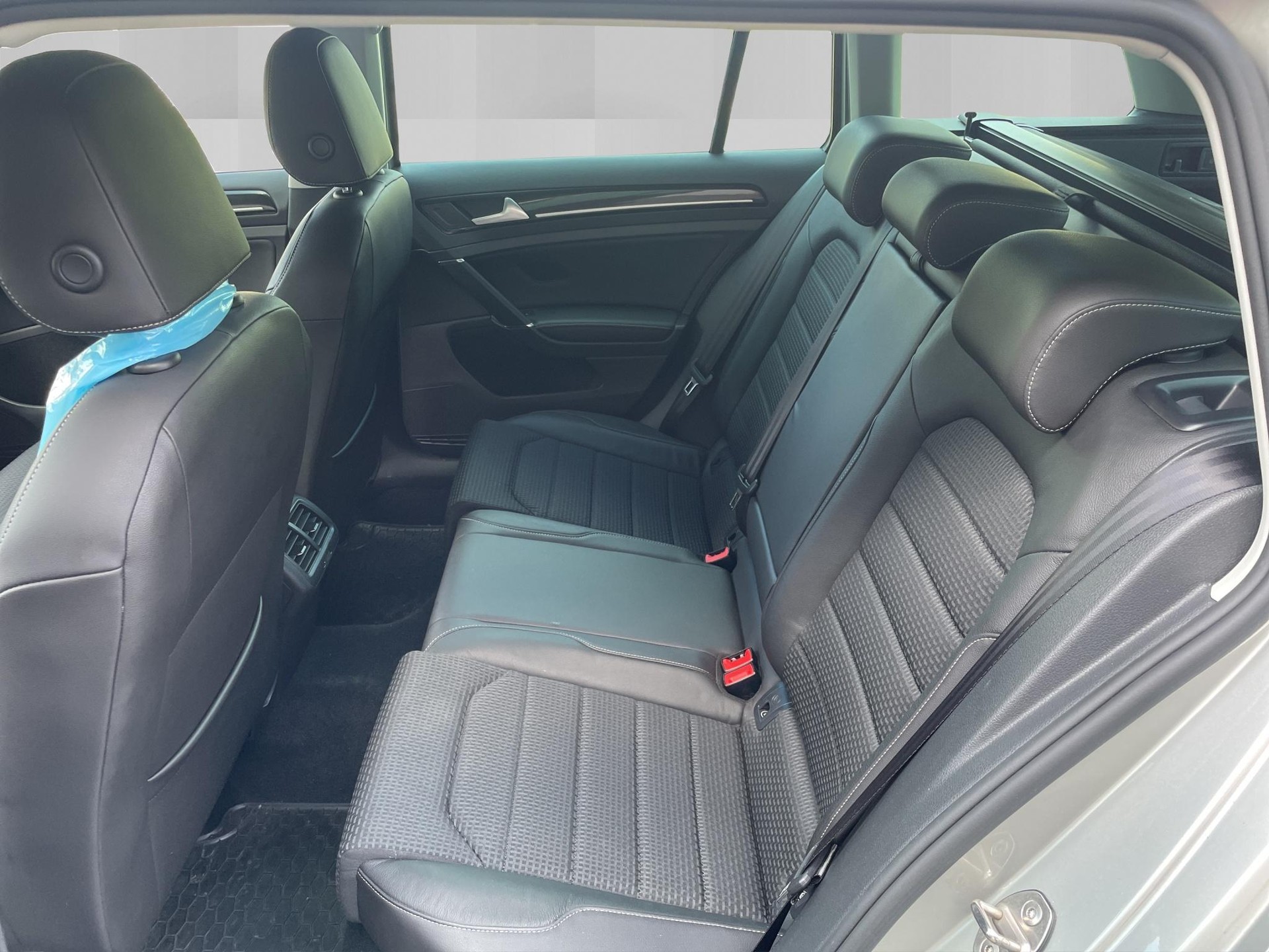 VW Golf VII Variant 2.0 TDI Comfortline-image-6
