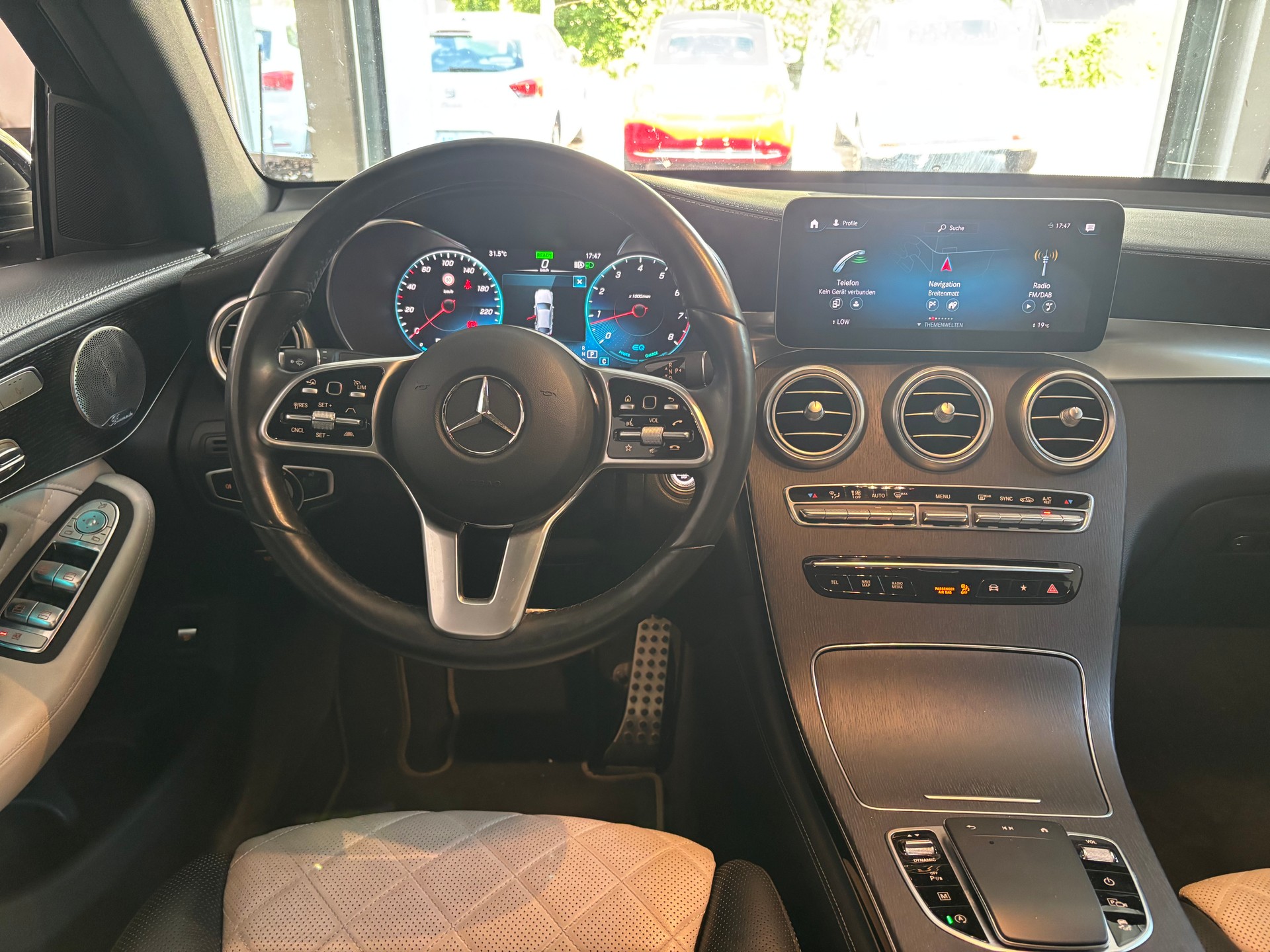 MERCEDES-BENZ GLC Coupé 200 AMG Line 4Matic 9G-Tronic-image-12