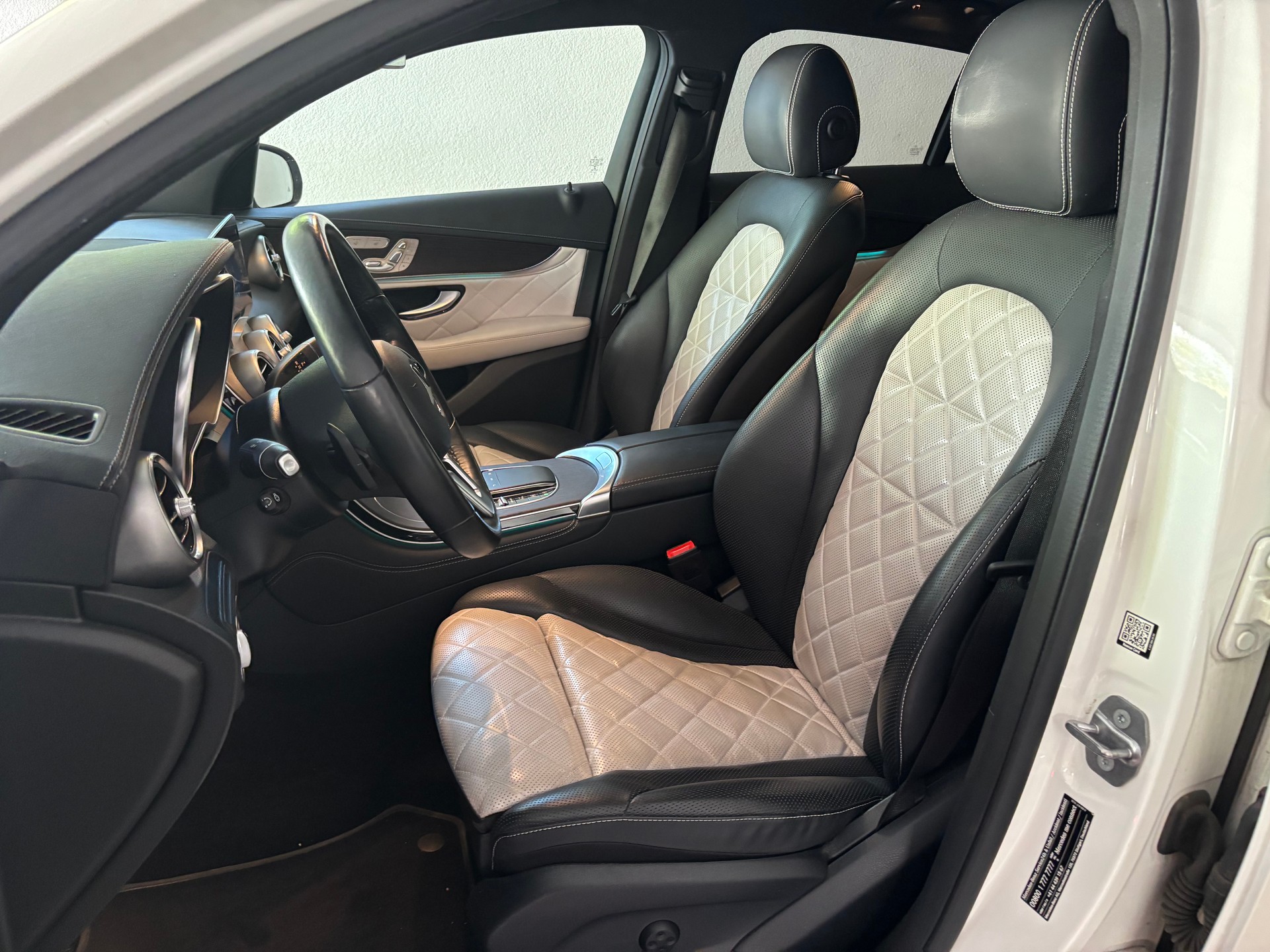 MERCEDES-BENZ GLC Coupé 200 AMG Line 4Matic 9G-Tronic-image-11