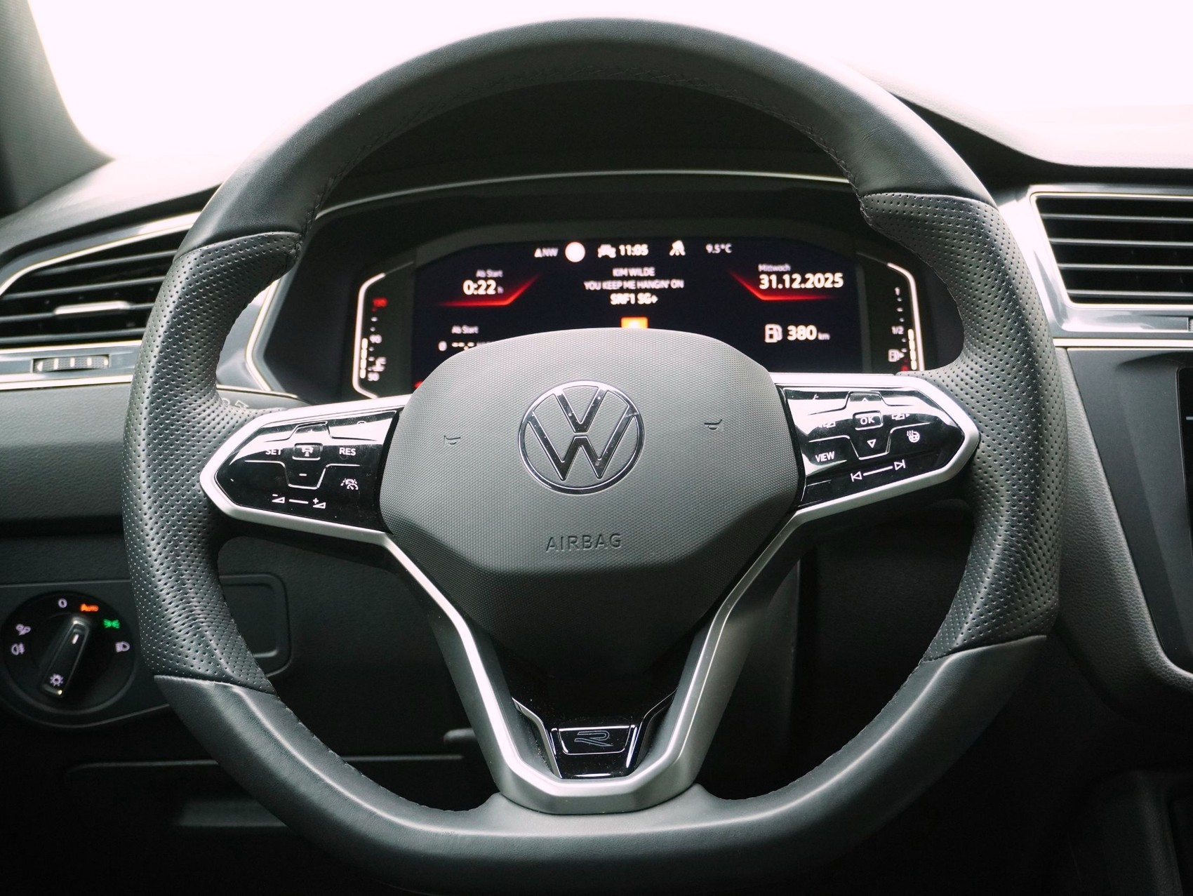 VW Tiguan Allspace 2.0 TSI DSG R-Line Black Style 4Motion-image-9