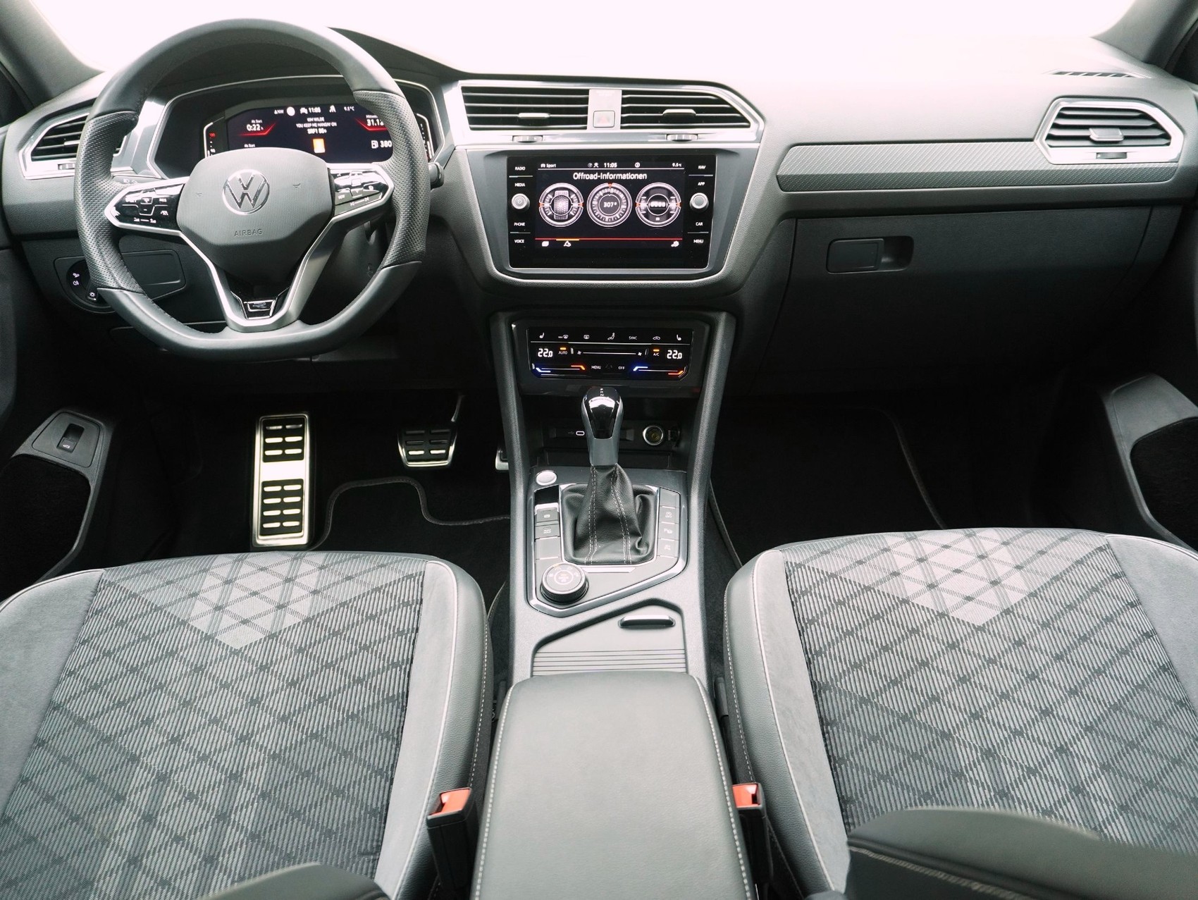 VW Tiguan Allspace 2.0 TSI DSG R-Line Black Style 4Motion-image-14