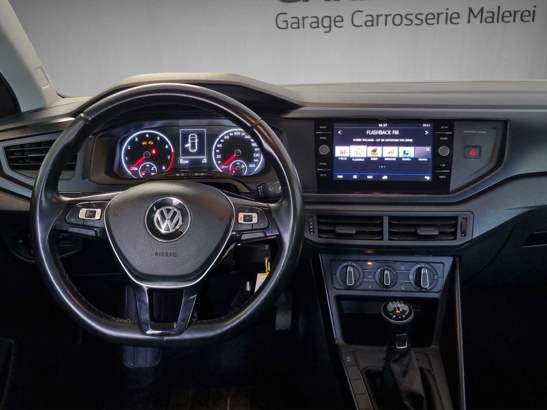 VW Polo 1.0 MPI Trendline-image-8