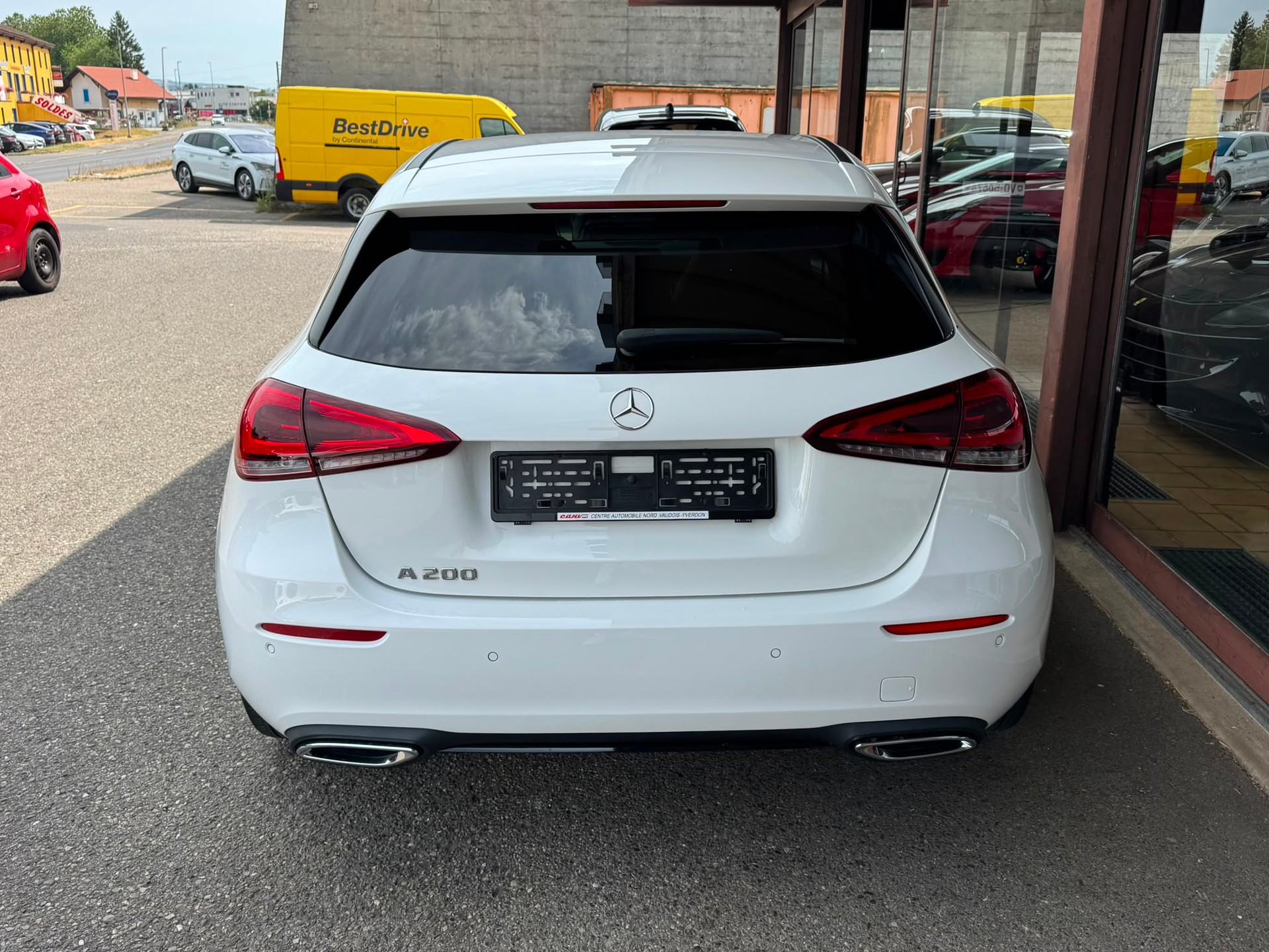MERCEDES-BENZ A 200 Progressive 7G-DCT-image-4