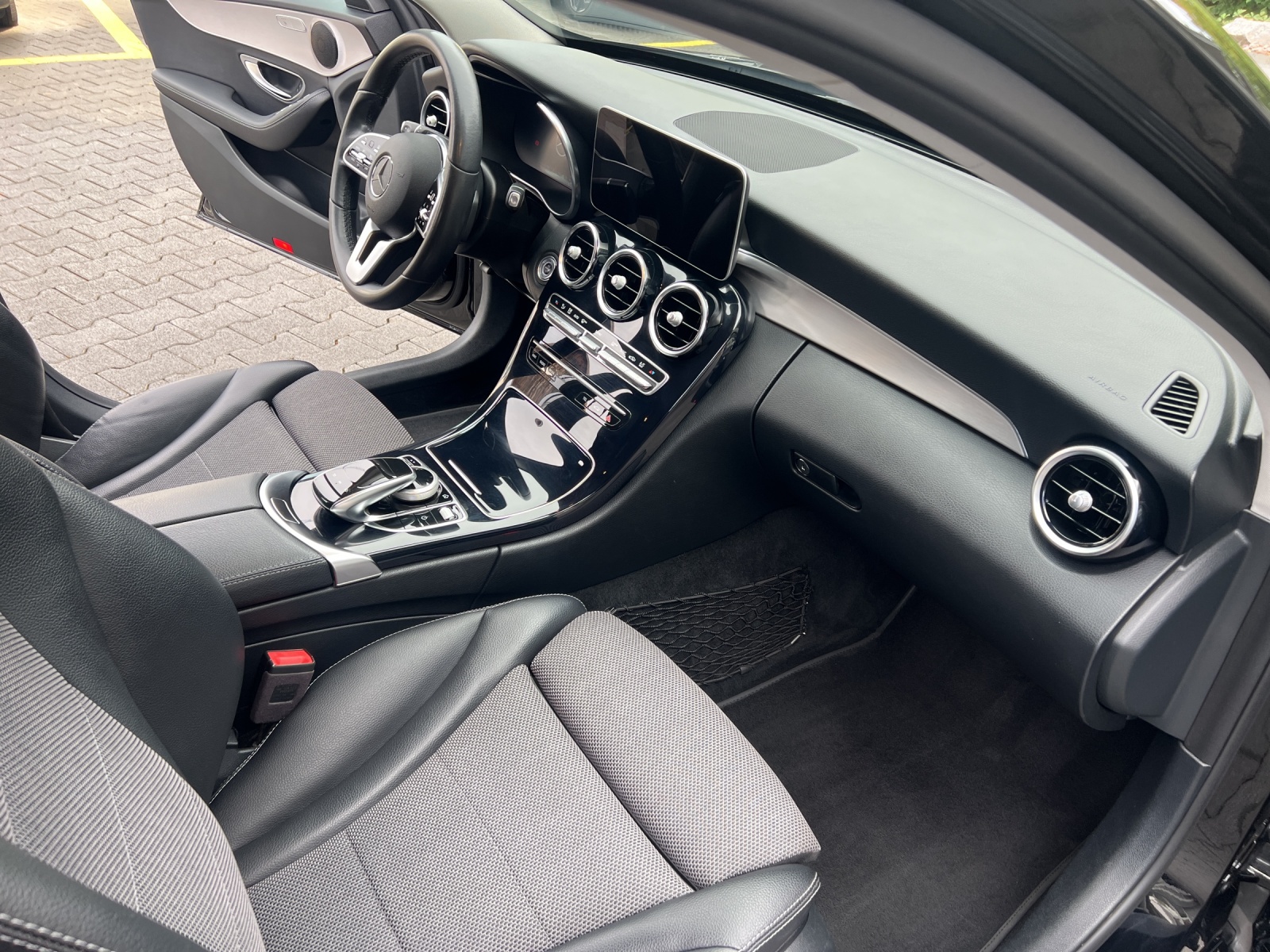 MERCEDES-BENZ C 200 Swiss Star Avantgarde 4M 9G-Tronic-image-6