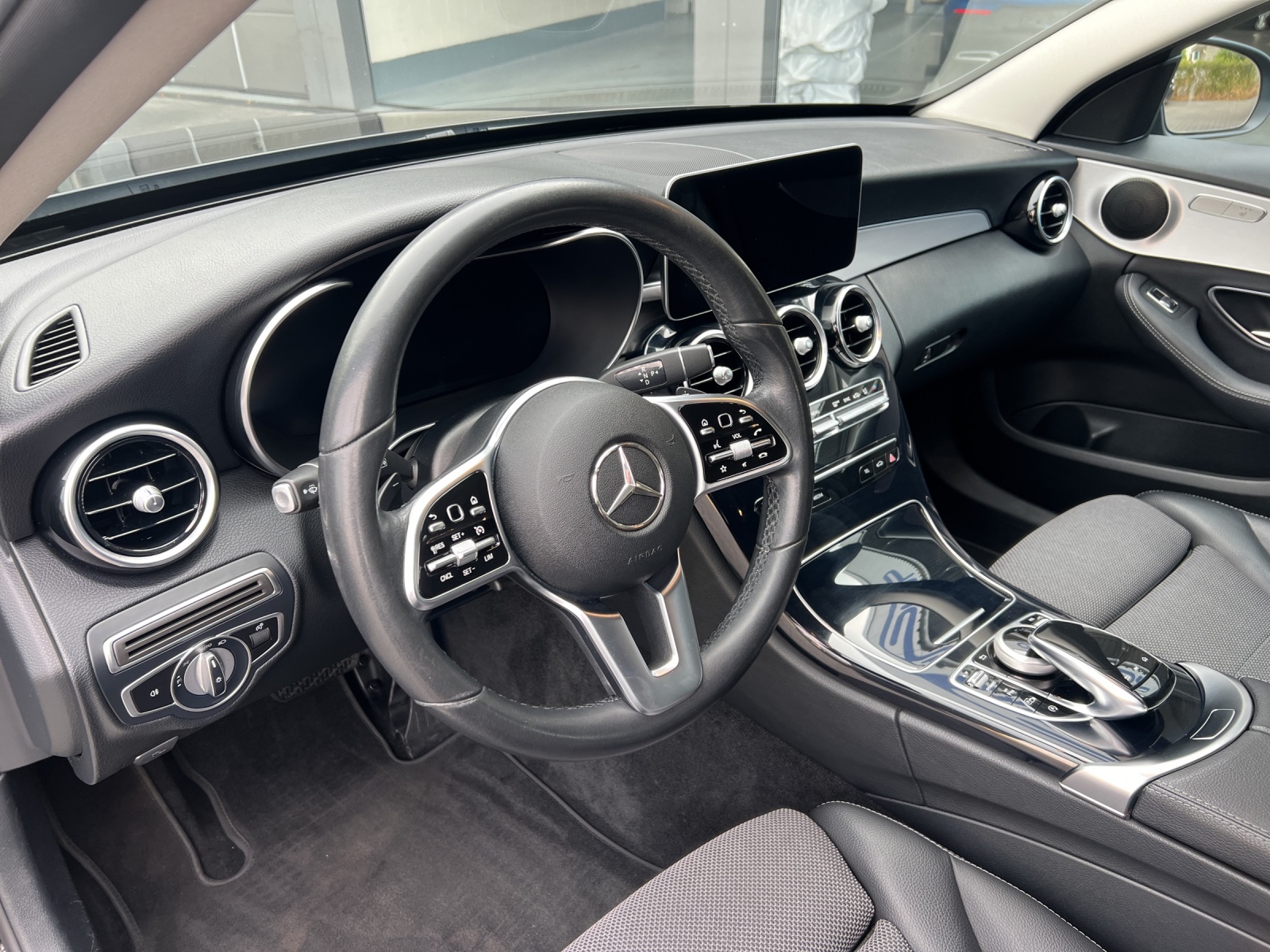 MERCEDES-BENZ C 200 Swiss Star Avantgarde 4M 9G-Tronic-image-9
