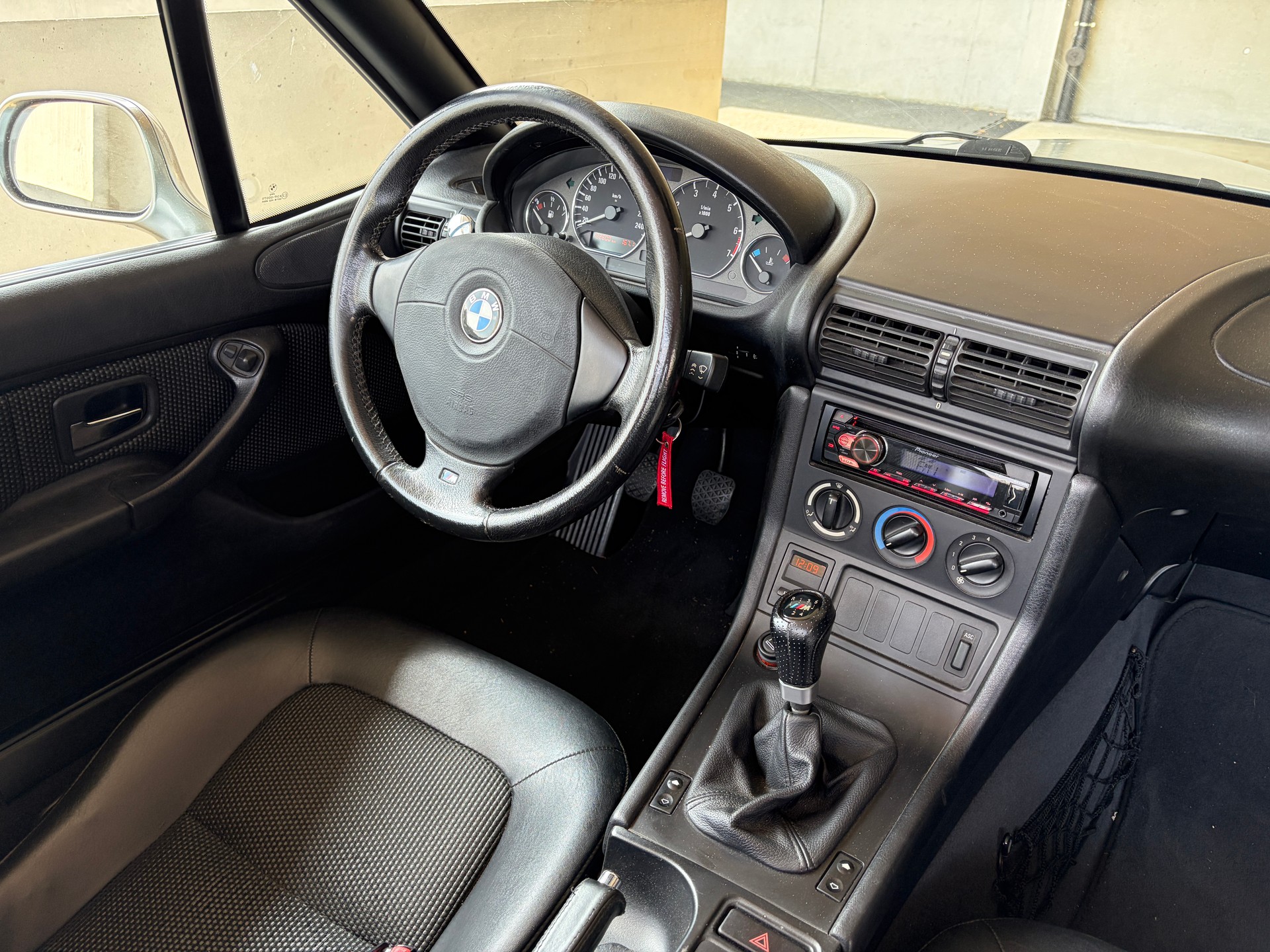 BMW Z3 1.9i Roadster-image-4